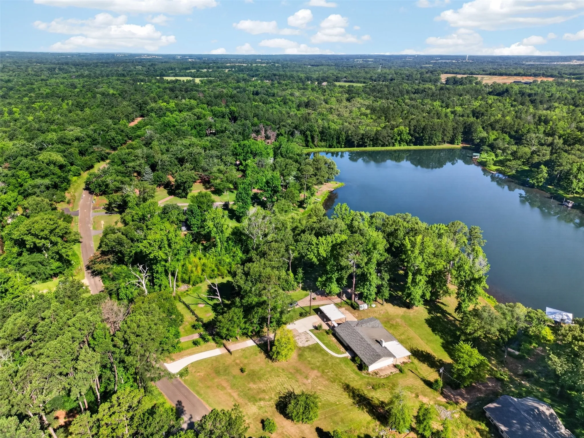 Single Family Residence For Sale in Smith County , 13426 County Road 468, Tyler, Texas 75704, 3 Bedroom, 3 Bathroom, Garage spaces, 2,800 Sqft, built in 1962, mls#21309820, Real Estate Agent in Tyler, Homes For Sale in Smith county, Homes For Sale in Tyler, Realtor in Tyler Texas, Real Estate Brokerage Independent Realty Texas, Luminita Cordes Realtor