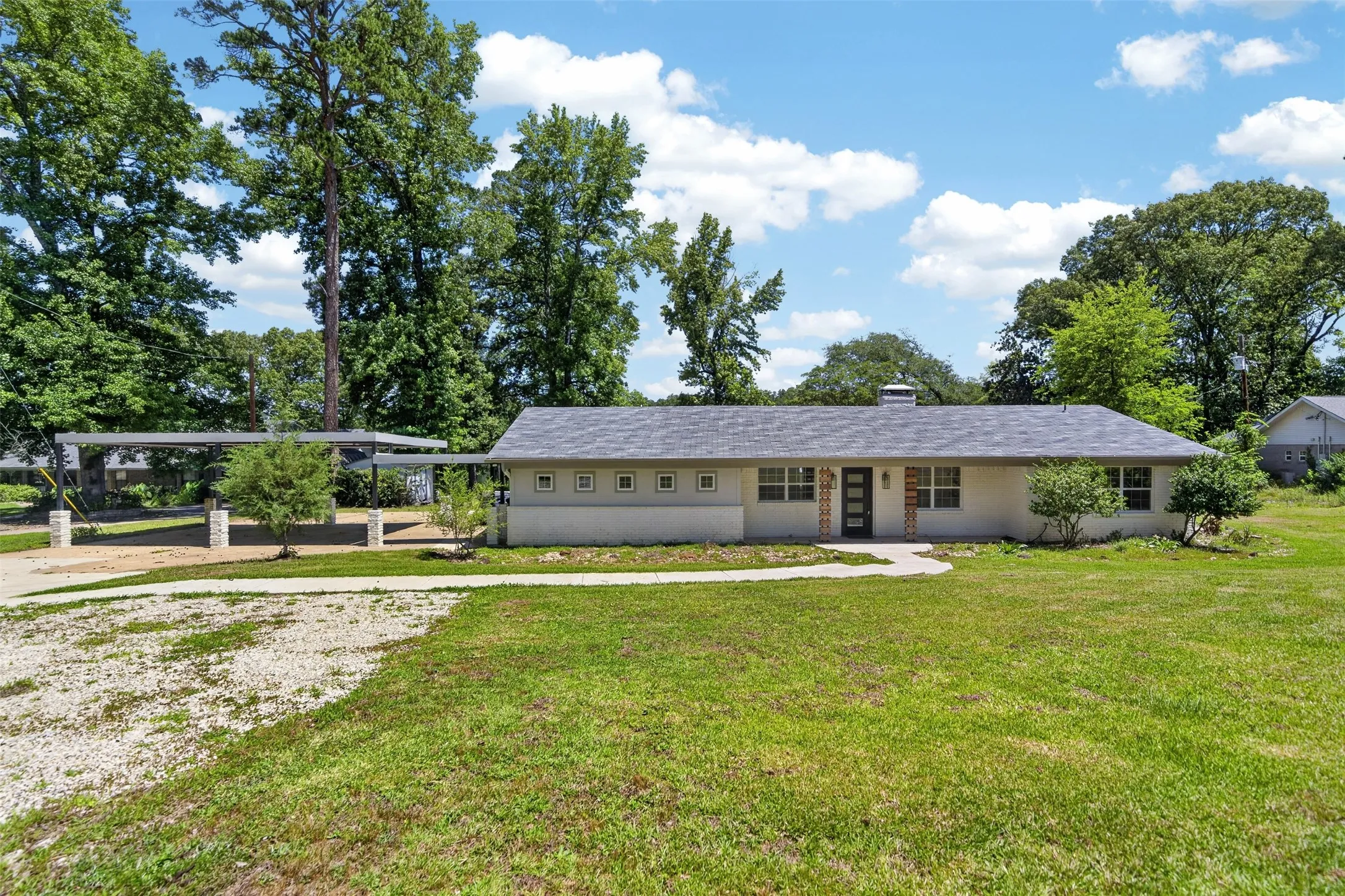 Single Family Residence For Sale in Smith County , 13426 County Road 468, Tyler, Texas 75704, 3 Bedroom, 3 Bathroom, Garage spaces, 2,800 Sqft, built in 1962, mls#21309820, Real Estate Agent in Tyler, Homes For Sale in Smith county, Homes For Sale in Tyler, Realtor in Tyler Texas, Real Estate Brokerage Independent Realty Texas, Luminita Cordes Realtor