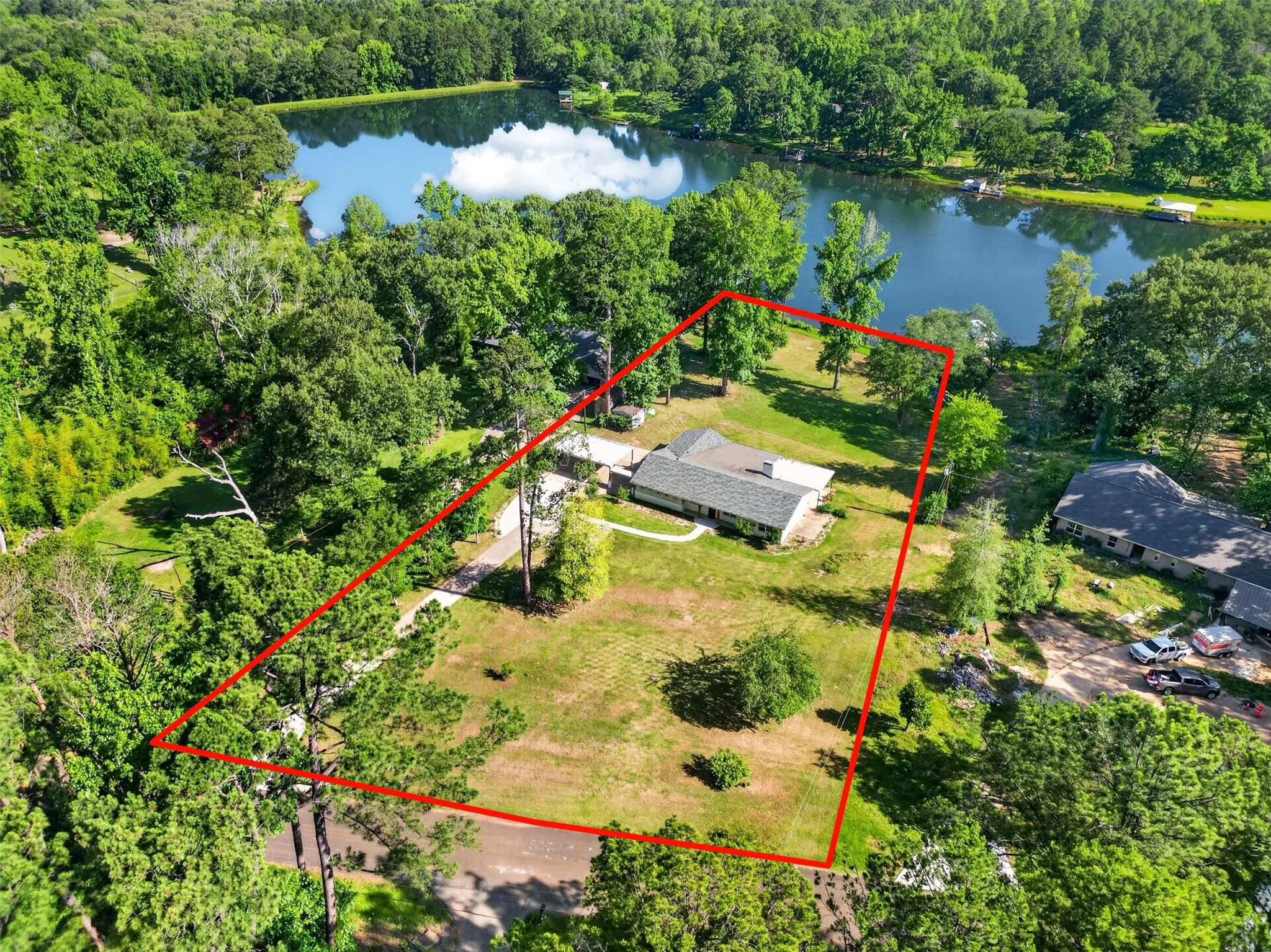 Single Family Residence For Sale in Smith County , 13426 County Road 468, Tyler, Texas 75704, 3 Bedroom, 3 Bathroom, Garage spaces, 2,800 Sqft, built in 1962, mls#21309820, Real Estate Agent in Tyler, Homes For Sale in Smith county, Homes For Sale in Tyler, Realtor in Tyler Texas, Real Estate Brokerage Independent Realty Texas, Luminita Cordes Realtor