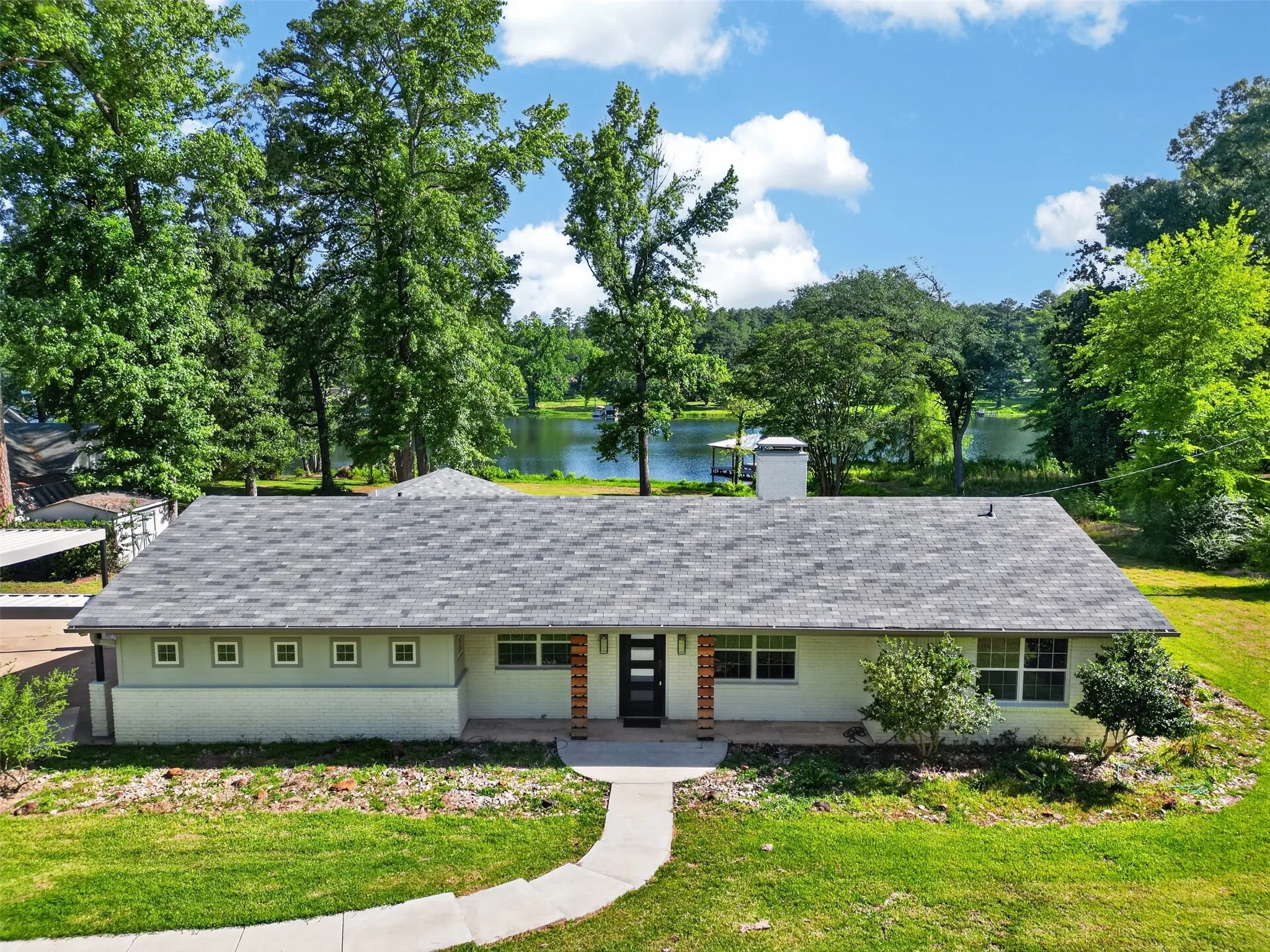 Single Family Residence For Sale in Smith County , 13426 County Road 468, Tyler, Texas 75704, 3 Bedroom, 3 Bathroom, Garage spaces, 2,800 Sqft, built in 1962, mls#21309820, Real Estate Agent in Tyler, Homes For Sale in Smith county, Homes For Sale in Tyler, Realtor in Tyler Texas, Real Estate Brokerage Independent Realty Texas, Luminita Cordes Realtor