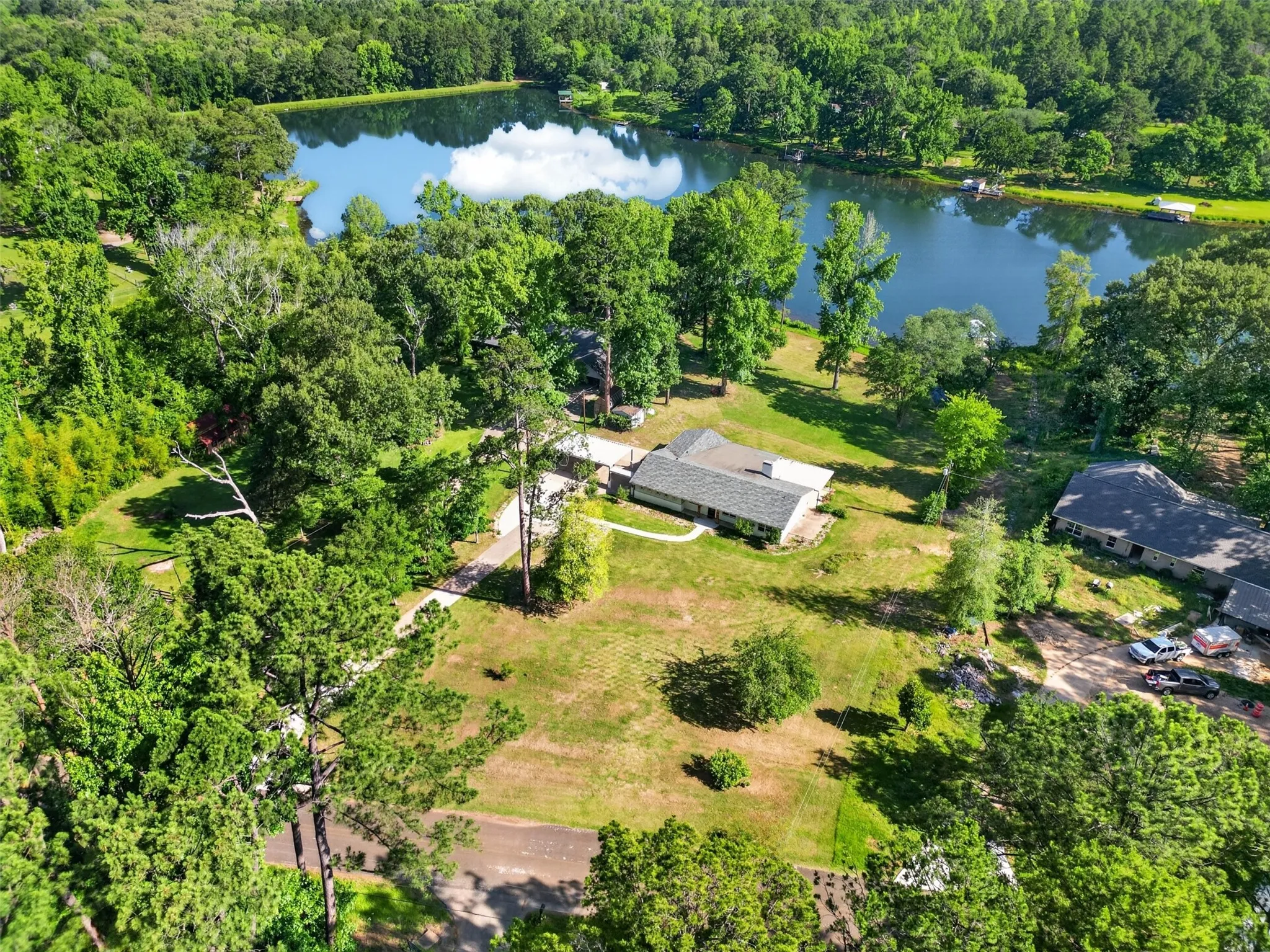 Single Family Residence For Sale in Smith County , 13426 County Road 468, Tyler, Texas 75704, 3 Bedroom, 3 Bathroom, Garage spaces, 2,800 Sqft, built in 1962, mls#21309820, Real Estate Agent in Tyler, Homes For Sale in Smith county, Homes For Sale in Tyler, Realtor in Tyler Texas, Real Estate Brokerage Independent Realty Texas, Luminita Cordes Realtor