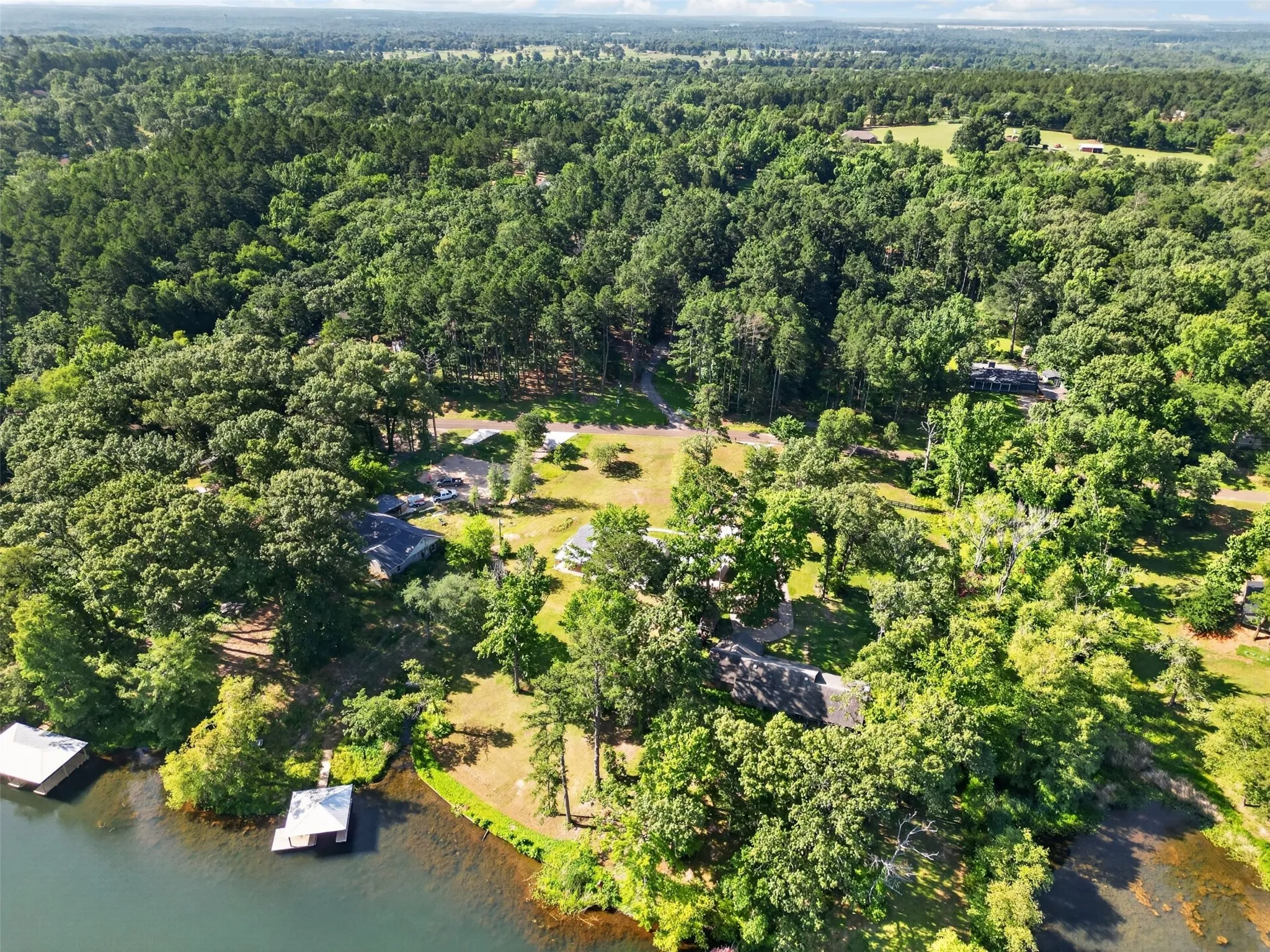 Single Family Residence For Sale in Smith County , 13426 County Road 468, Tyler, Texas 75704, 3 Bedroom, 3 Bathroom, Garage spaces, 2,800 Sqft, built in 1962, mls#21309820, Real Estate Agent in Tyler, Homes For Sale in Smith county, Homes For Sale in Tyler, Realtor in Tyler Texas, Real Estate Brokerage Independent Realty Texas, Luminita Cordes Realtor