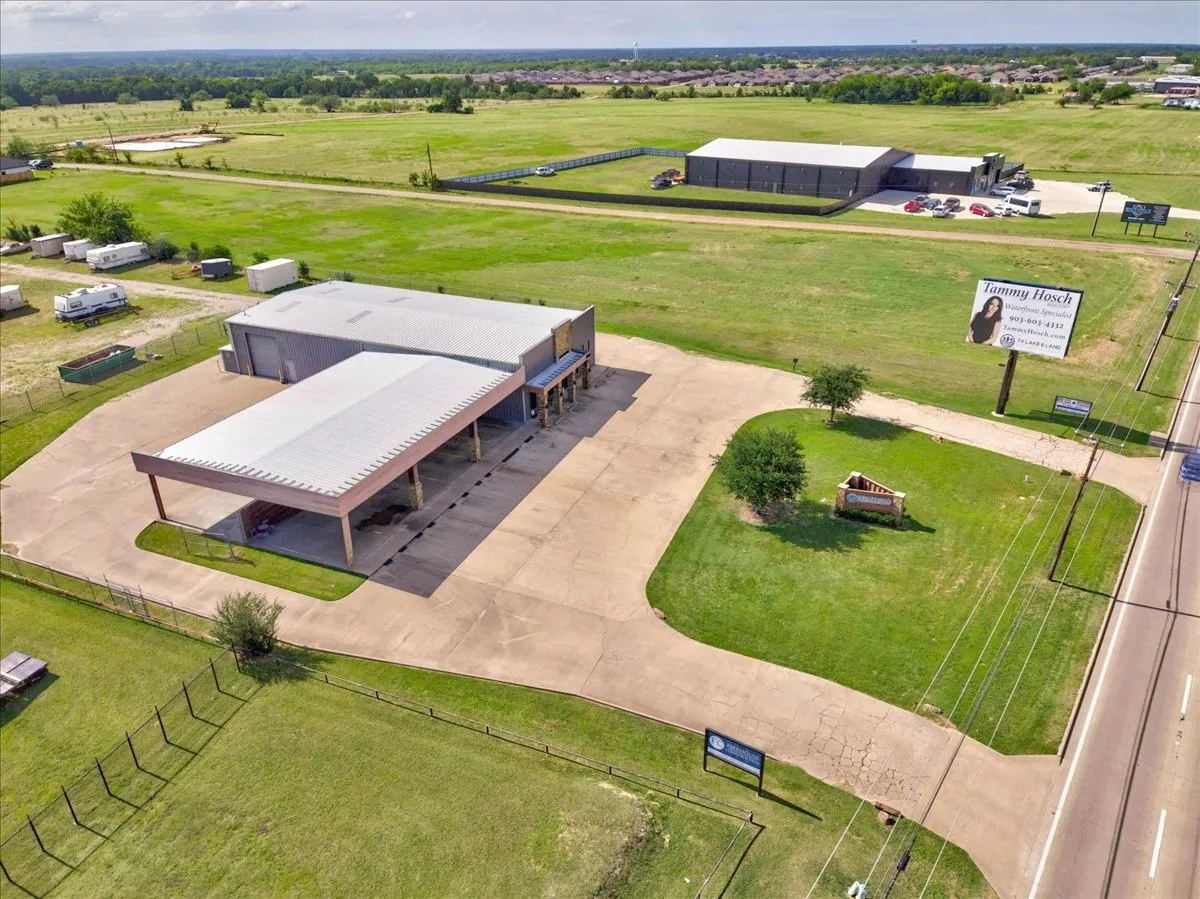 Retail For Sale in Henderson County , 1920 S 3rd Street, Mabank, Texas 75147, 0, 0, Garage spaces, 0 Sqft, built in 1999, mls#21309451, Real Estate Agent in Mabank, Homes For Sale in Henderson county, Homes For Sale in Mabank, Realtor in Mabank Texas, Real Estate Brokerage Independent Realty Texas, Luminita Cordes Realtor