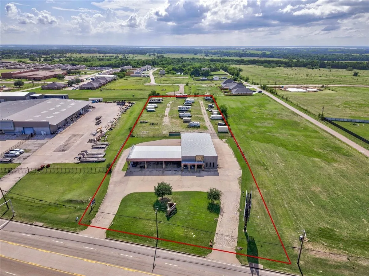 Retail For Sale in Henderson County , 1920 S 3rd Street, Mabank, Texas 75147, 0, 0, Garage spaces, 0 Sqft, built in 1999, mls#21309451, Real Estate Agent in Mabank, Homes For Sale in Henderson county, Homes For Sale in Mabank, Realtor in Mabank Texas, Real Estate Brokerage Independent Realty Texas, Luminita Cordes Realtor