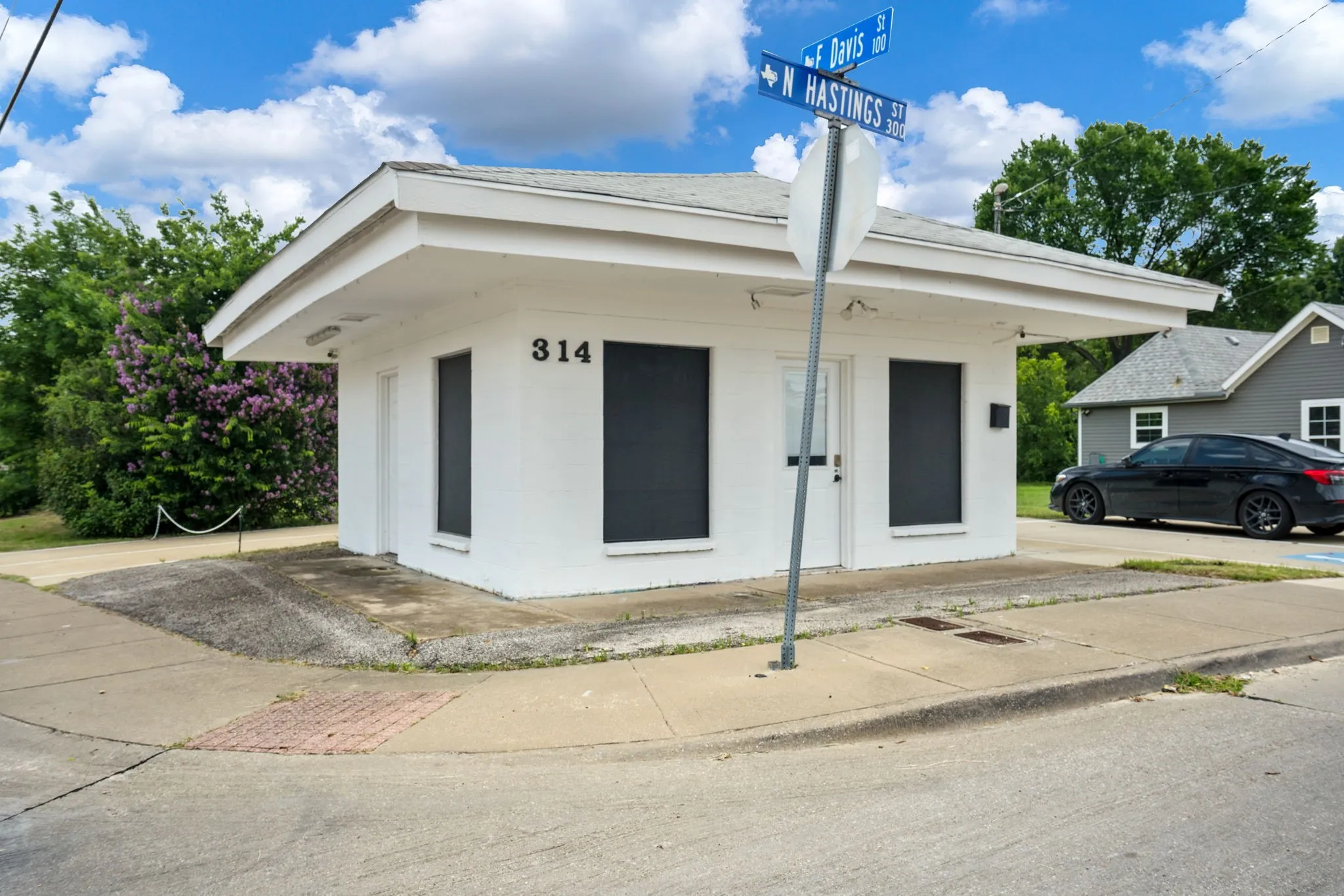 Retail For Rent in Dallas County , 314 N Hastings, Duncanville, Texas 75116, 0, 0, Garage spaces, 0 Sqft, built in 1950, mls#21309827, Real Estate Agent in Duncanville, Homes For Rent in Dallas county, Homes For Rent in Duncanville, Realtor in Duncanville Texas, Real Estate Brokerage Independent Realty Texas, Luminita Cordes Realtor