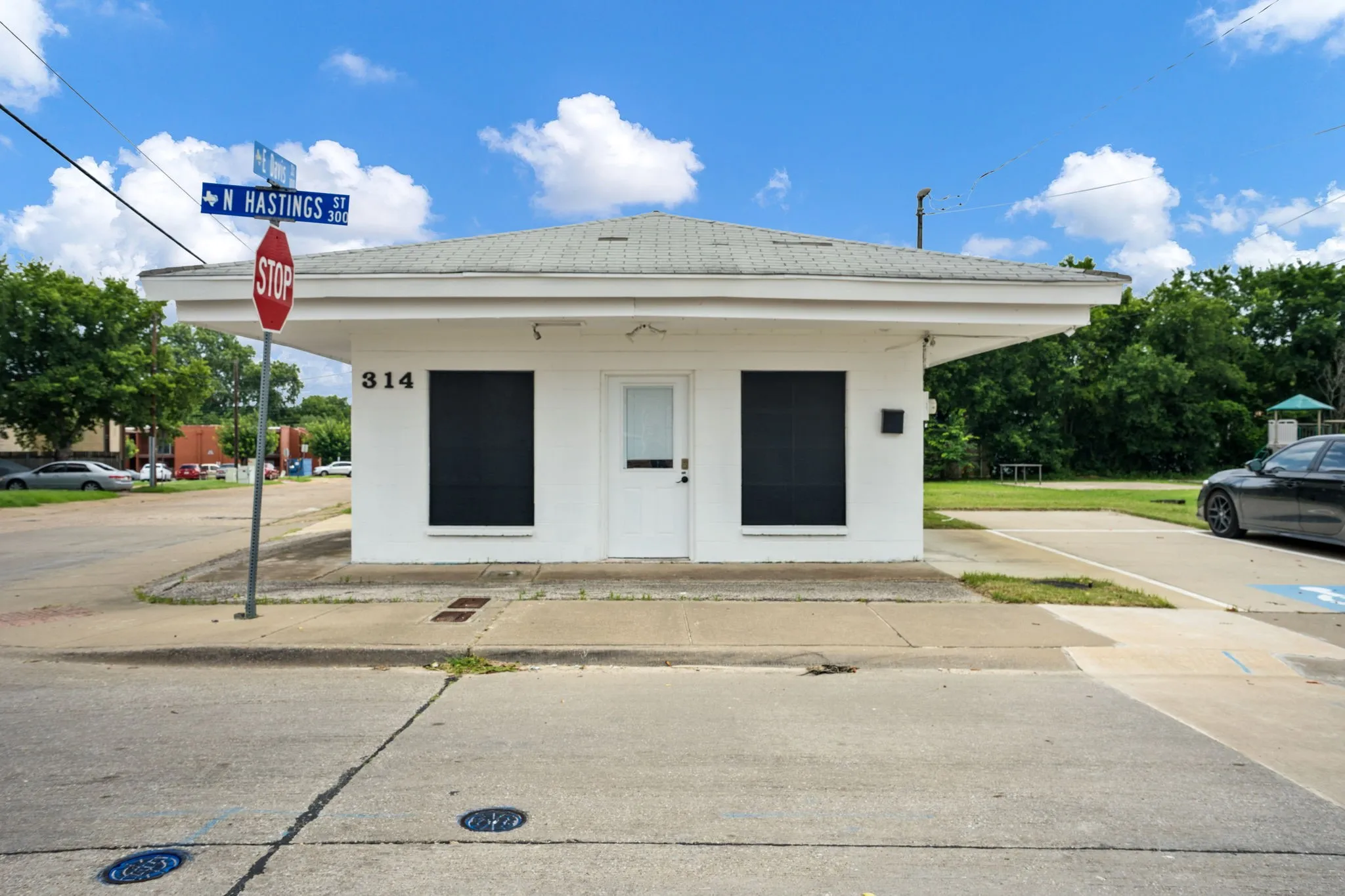 Retail For Rent in Dallas County , 314 N Hastings, Duncanville, Texas 75116, 0, 0, Garage spaces, 0 Sqft, built in 1950, mls#21309827, Real Estate Agent in Duncanville, Homes For Rent in Dallas county, Homes For Rent in Duncanville, Realtor in Duncanville Texas, Real Estate Brokerage Independent Realty Texas, Luminita Cordes Realtor