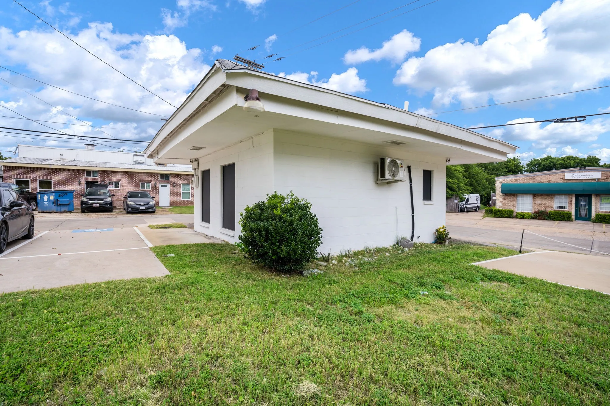 Retail For Rent in Dallas County , 314 N Hastings, Duncanville, Texas 75116, 0, 0, Garage spaces, 0 Sqft, built in 1950, mls#21309827, Real Estate Agent in Duncanville, Homes For Rent in Dallas county, Homes For Rent in Duncanville, Realtor in Duncanville Texas, Real Estate Brokerage Independent Realty Texas, Luminita Cordes Realtor