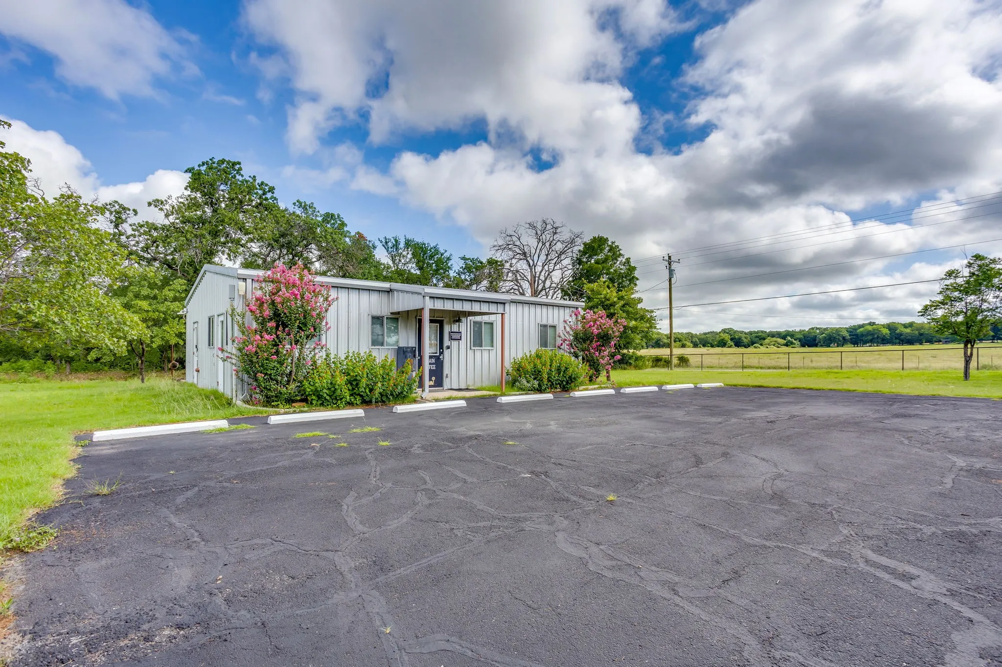 Business For Sale in Hood County , 5805 Fall Creek, Granbury, Texas 76049, 0, 0, Garage spaces, 1,655 Sqft, built in 1990, Price $900,000, mls#21308115, Real Estate Agent in Granbury, Homes For Sale in Hood county, Homes For Sale in Granbury, Realtor in Granbury Texas, Real Estate Brokerage Independent Realty Texas, Luminita Cordes Realtor