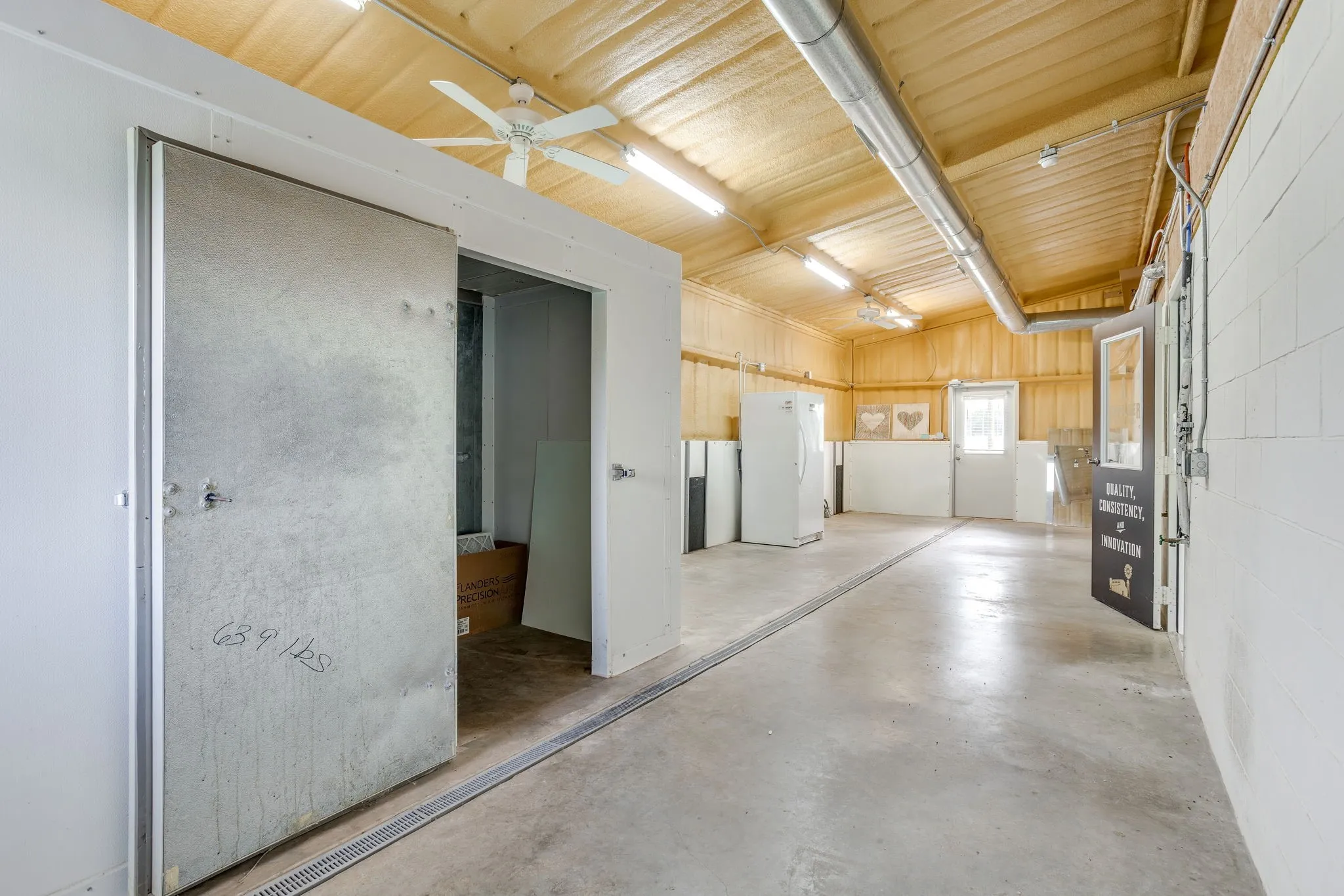 Business For Sale in Hood County , 5805 Fall Creek, Granbury, Texas 76049, 0, 0, Garage spaces, 1,655 Sqft, built in 1990, Price $900,000, mls#21308115, Real Estate Agent in Granbury, Homes For Sale in Hood county, Homes For Sale in Granbury, Realtor in Granbury Texas, Real Estate Brokerage Independent Realty Texas, Luminita Cordes Realtor