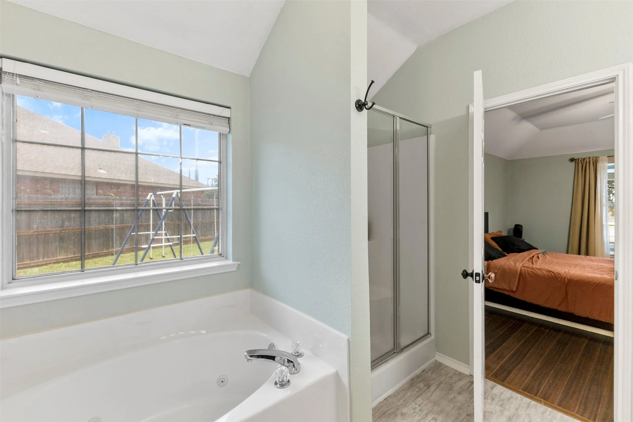 Single Family Residence For Sale in Tarrant County , 804 Tyler Court, Burleson, Texas 76028, 3 Bedroom, 2 Bathroom, 2 Garage spaces, 1,708 Sqft, built in 2003, mls#21309839, Real Estate Agent in Burleson, Homes For Sale in Tarrant county, Homes For Sale in Burleson, Realtor in Burleson Texas, Real Estate Brokerage Independent Realty Texas, Luminita Cordes Realtor