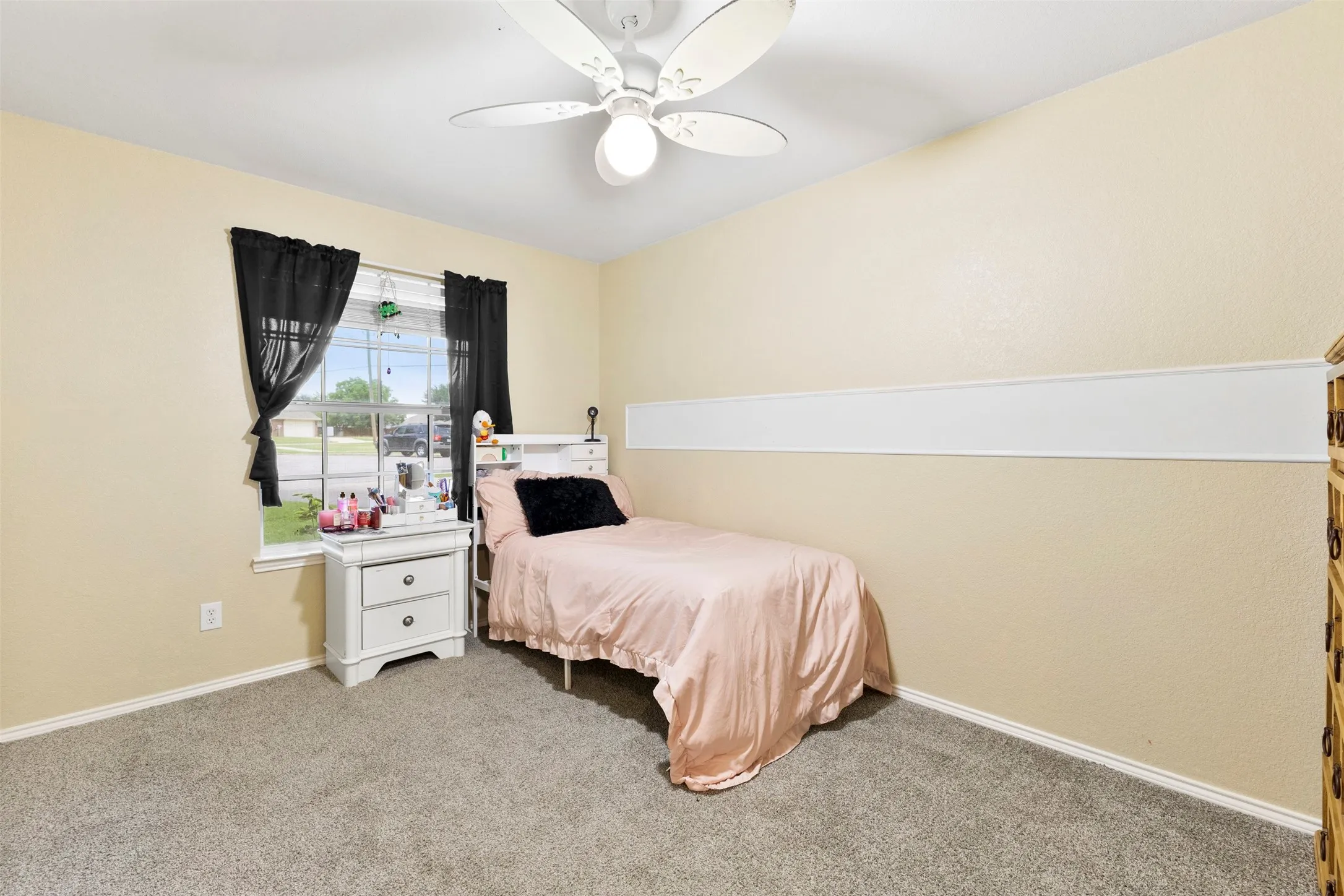 Single Family Residence For Sale in Tarrant County , 804 Tyler Court, Burleson, Texas 76028, 3 Bedroom, 2 Bathroom, 2 Garage spaces, 1,708 Sqft, built in 2003, mls#21309839, Real Estate Agent in Burleson, Homes For Sale in Tarrant county, Homes For Sale in Burleson, Realtor in Burleson Texas, Real Estate Brokerage Independent Realty Texas, Luminita Cordes Realtor