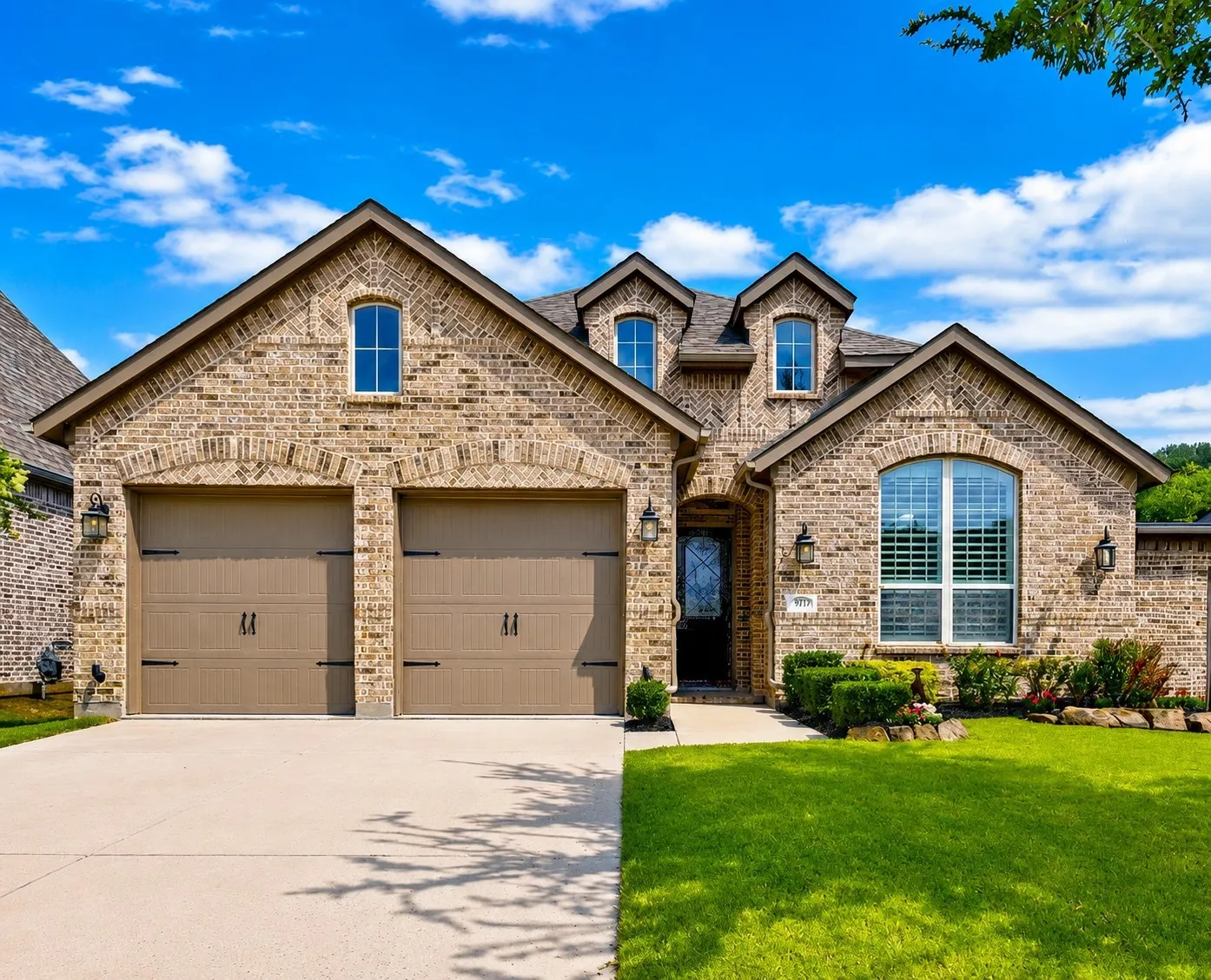 Single Family Residence For Sale in Collin County , 921 Hubbard Creek Trail, Mc Kinney, Texas 75071, 3 Bedroom, 3 Bathroom, 2 Garage spaces, 2,359 Sqft, built in 2019, mls#21308914, Real Estate Agent in Mc Kinney, Homes For Sale in Collin county, Homes For Sale in Mc Kinney, Realtor in Mc Kinney Texas, Real Estate Brokerage Independent Realty Texas, Luminita Cordes Realtor
