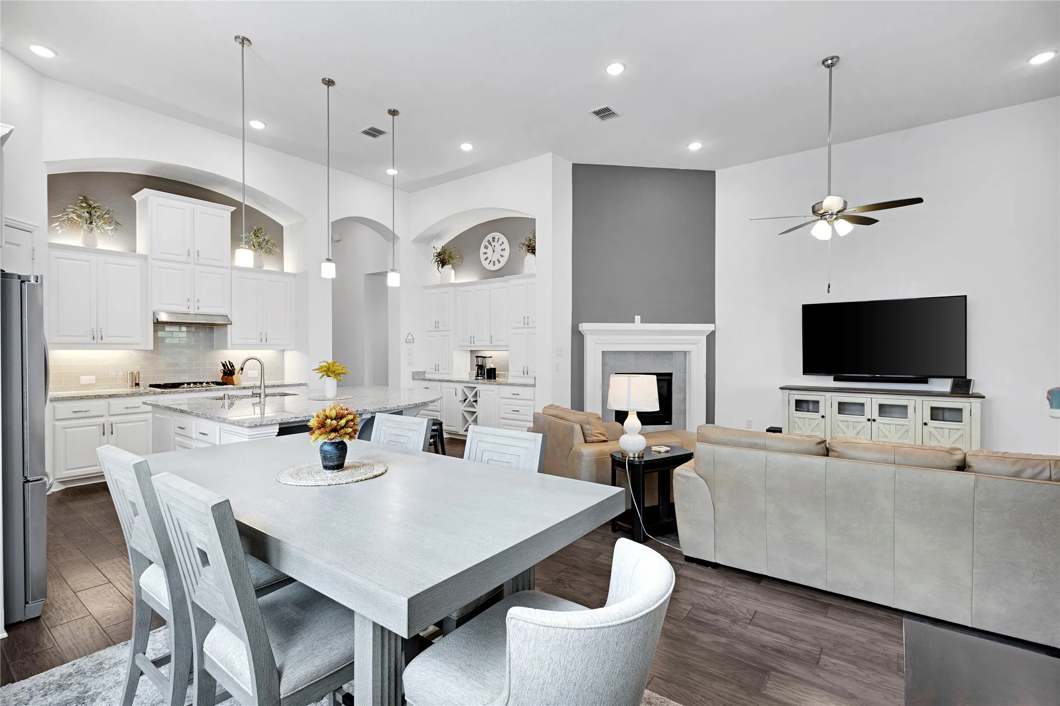 Single Family Residence For Sale in Collin County , 921 Hubbard Creek Trail, Mc Kinney, Texas 75071, 3 Bedroom, 3 Bathroom, 2 Garage spaces, 2,359 Sqft, built in 2019, mls#21308914, Real Estate Agent in Mc Kinney, Homes For Sale in Collin county, Homes For Sale in Mc Kinney, Realtor in Mc Kinney Texas, Real Estate Brokerage Independent Realty Texas, Luminita Cordes Realtor