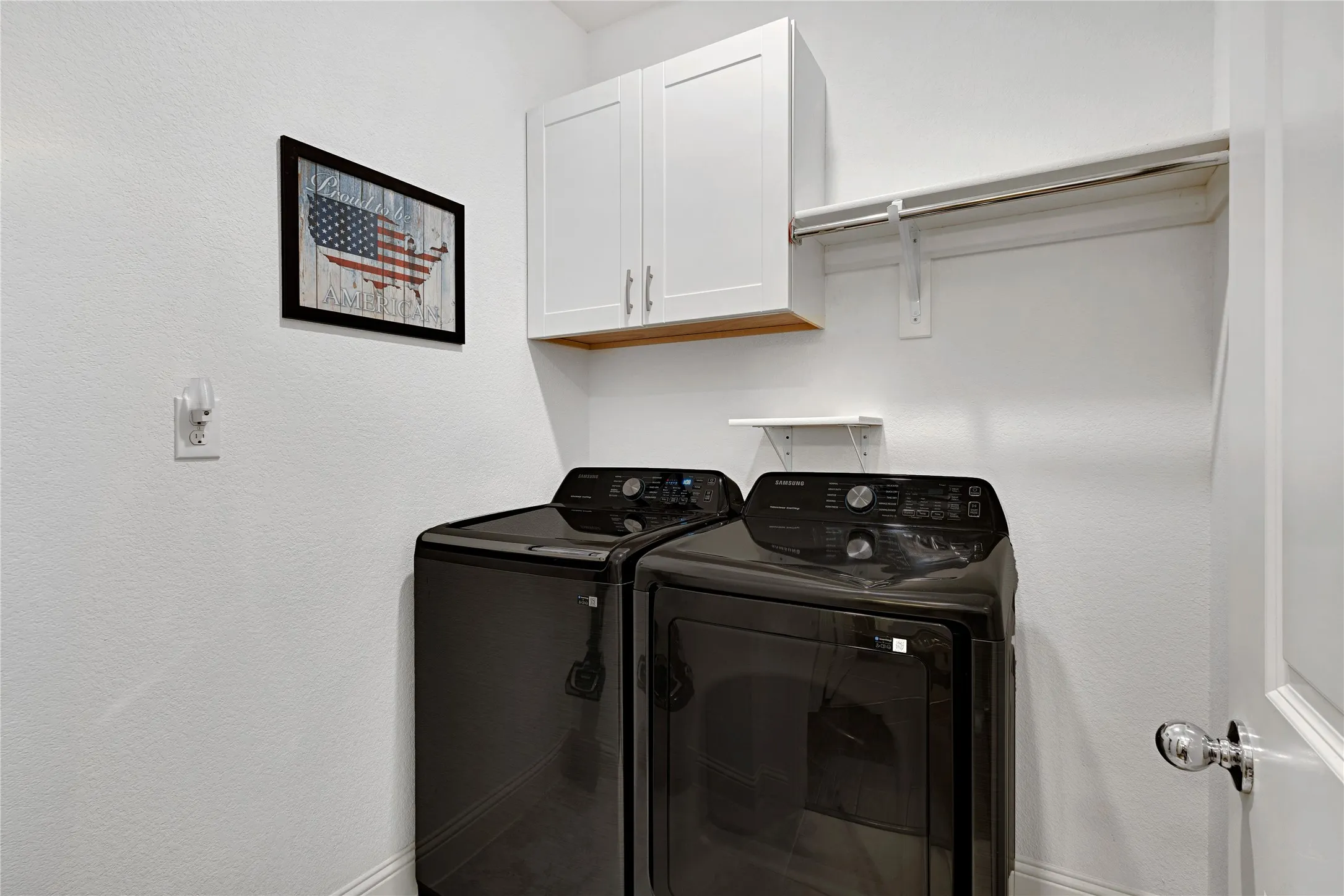 Single Family Residence For Sale in Collin County , 921 Hubbard Creek Trail, Mc Kinney, Texas 75071, 3 Bedroom, 3 Bathroom, 2 Garage spaces, 2,359 Sqft, built in 2019, mls#21308914, Real Estate Agent in Mc Kinney, Homes For Sale in Collin county, Homes For Sale in Mc Kinney, Realtor in Mc Kinney Texas, Real Estate Brokerage Independent Realty Texas, Luminita Cordes Realtor
