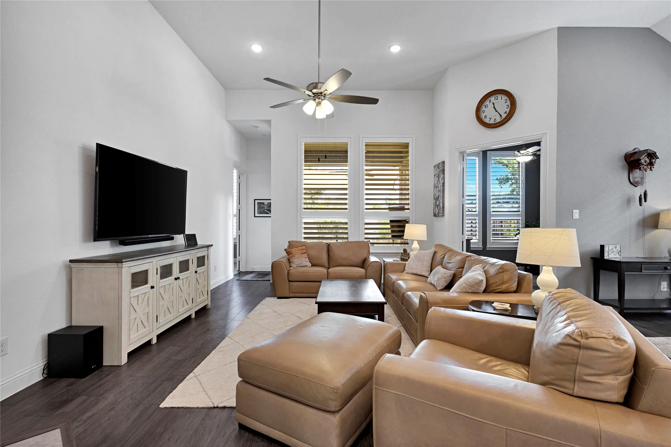Single Family Residence For Sale in Collin County , 921 Hubbard Creek Trail, Mc Kinney, Texas 75071, 3 Bedroom, 3 Bathroom, 2 Garage spaces, 2,359 Sqft, built in 2019, mls#21308914, Real Estate Agent in Mc Kinney, Homes For Sale in Collin county, Homes For Sale in Mc Kinney, Realtor in Mc Kinney Texas, Real Estate Brokerage Independent Realty Texas, Luminita Cordes Realtor
