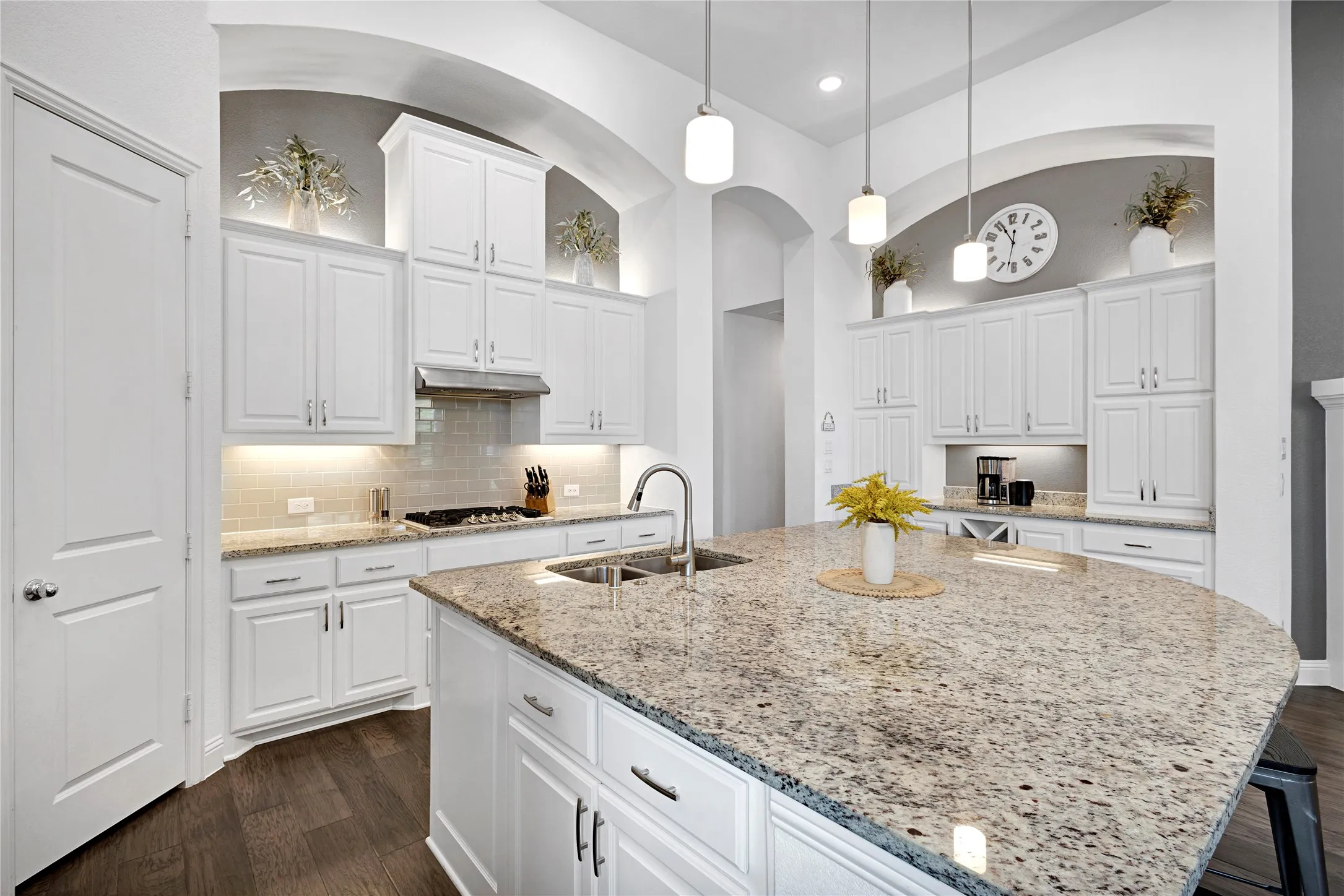 Single Family Residence For Sale in Collin County , 921 Hubbard Creek Trail, Mc Kinney, Texas 75071, 3 Bedroom, 3 Bathroom, 2 Garage spaces, 2,359 Sqft, built in 2019, mls#21308914, Real Estate Agent in Mc Kinney, Homes For Sale in Collin county, Homes For Sale in Mc Kinney, Realtor in Mc Kinney Texas, Real Estate Brokerage Independent Realty Texas, Luminita Cordes Realtor