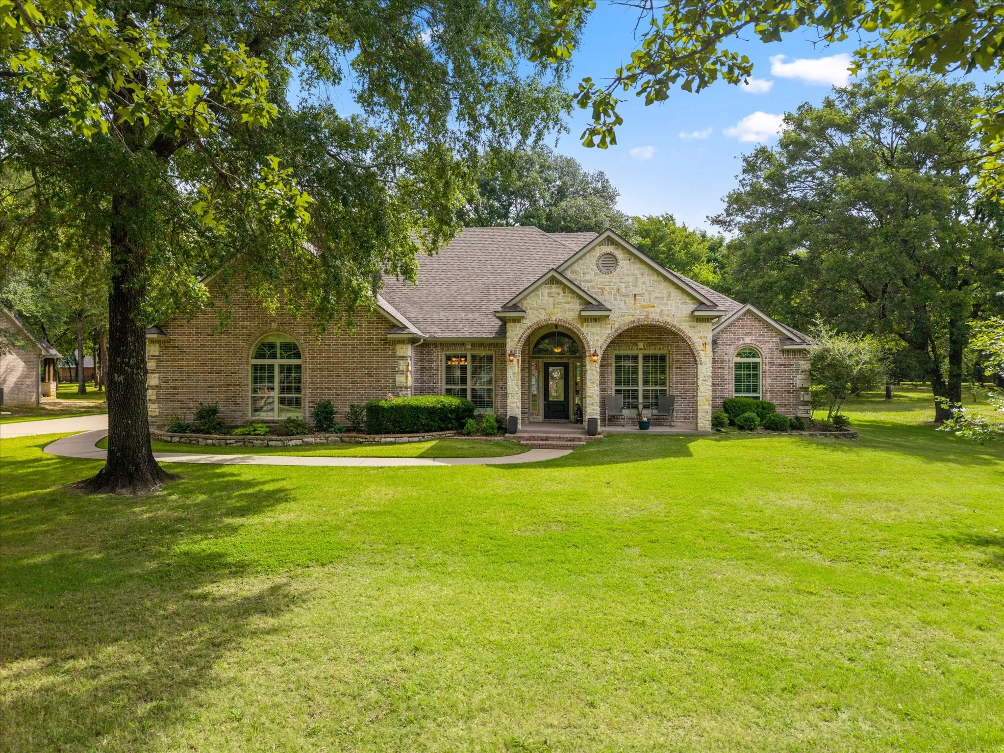 Single Family Residence For Sale in Wood County , 141 Private Road 5944, Yantis, Texas 75497, 3 Bedroom, 3 Bathroom, 3 Garage spaces, 2,426 Sqft, built in 2005, mls#21309848, Real Estate Agent in Yantis, Homes For Sale in Wood county, Homes For Sale in Yantis, Realtor in Yantis Texas, Real Estate Brokerage Independent Realty Texas, Luminita Cordes Realtor