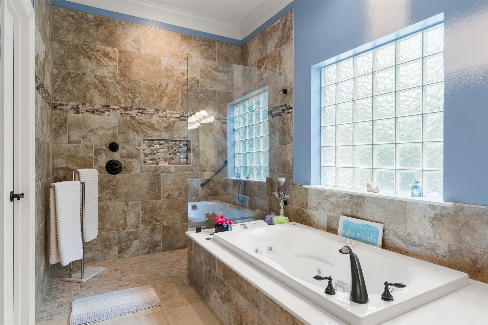 Single Family Residence For Sale in Wood County , 141 Private Road 5944, Yantis, Texas 75497, 3 Bedroom, 3 Bathroom, 3 Garage spaces, 2,426 Sqft, built in 2005, mls#21309848, Real Estate Agent in Yantis, Homes For Sale in Wood county, Homes For Sale in Yantis, Realtor in Yantis Texas, Real Estate Brokerage Independent Realty Texas, Luminita Cordes Realtor