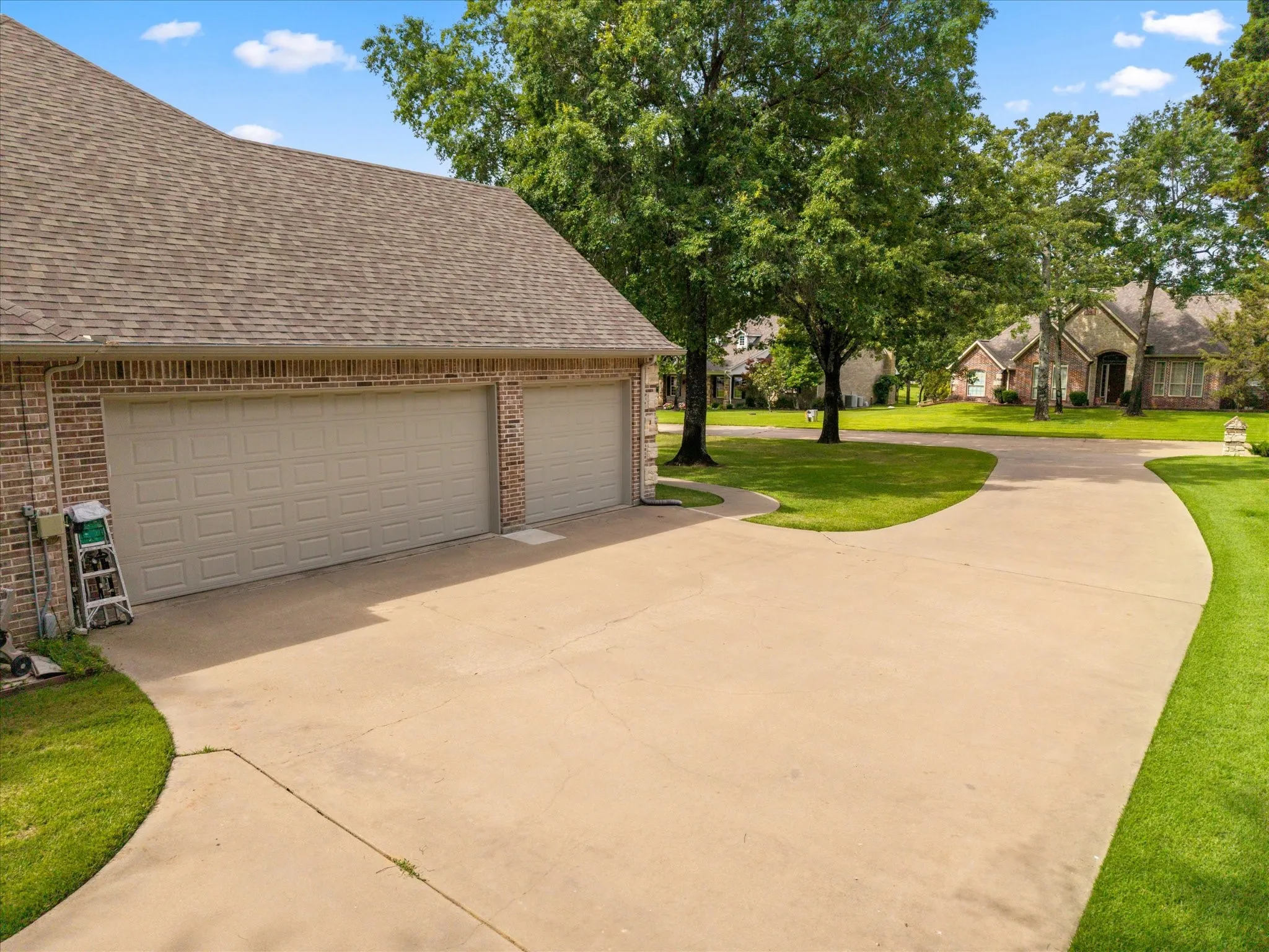 Single Family Residence For Sale in Wood County , 141 Private Road 5944, Yantis, Texas 75497, 3 Bedroom, 3 Bathroom, 3 Garage spaces, 2,426 Sqft, built in 2005, mls#21309848, Real Estate Agent in Yantis, Homes For Sale in Wood county, Homes For Sale in Yantis, Realtor in Yantis Texas, Real Estate Brokerage Independent Realty Texas, Luminita Cordes Realtor