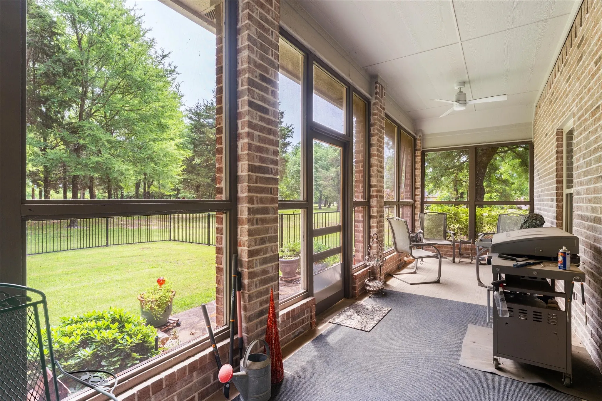 Single Family Residence For Sale in Wood County , 141 Private Road 5944, Yantis, Texas 75497, 3 Bedroom, 3 Bathroom, 3 Garage spaces, 2,426 Sqft, built in 2005, mls#21309848, Real Estate Agent in Yantis, Homes For Sale in Wood county, Homes For Sale in Yantis, Realtor in Yantis Texas, Real Estate Brokerage Independent Realty Texas, Luminita Cordes Realtor