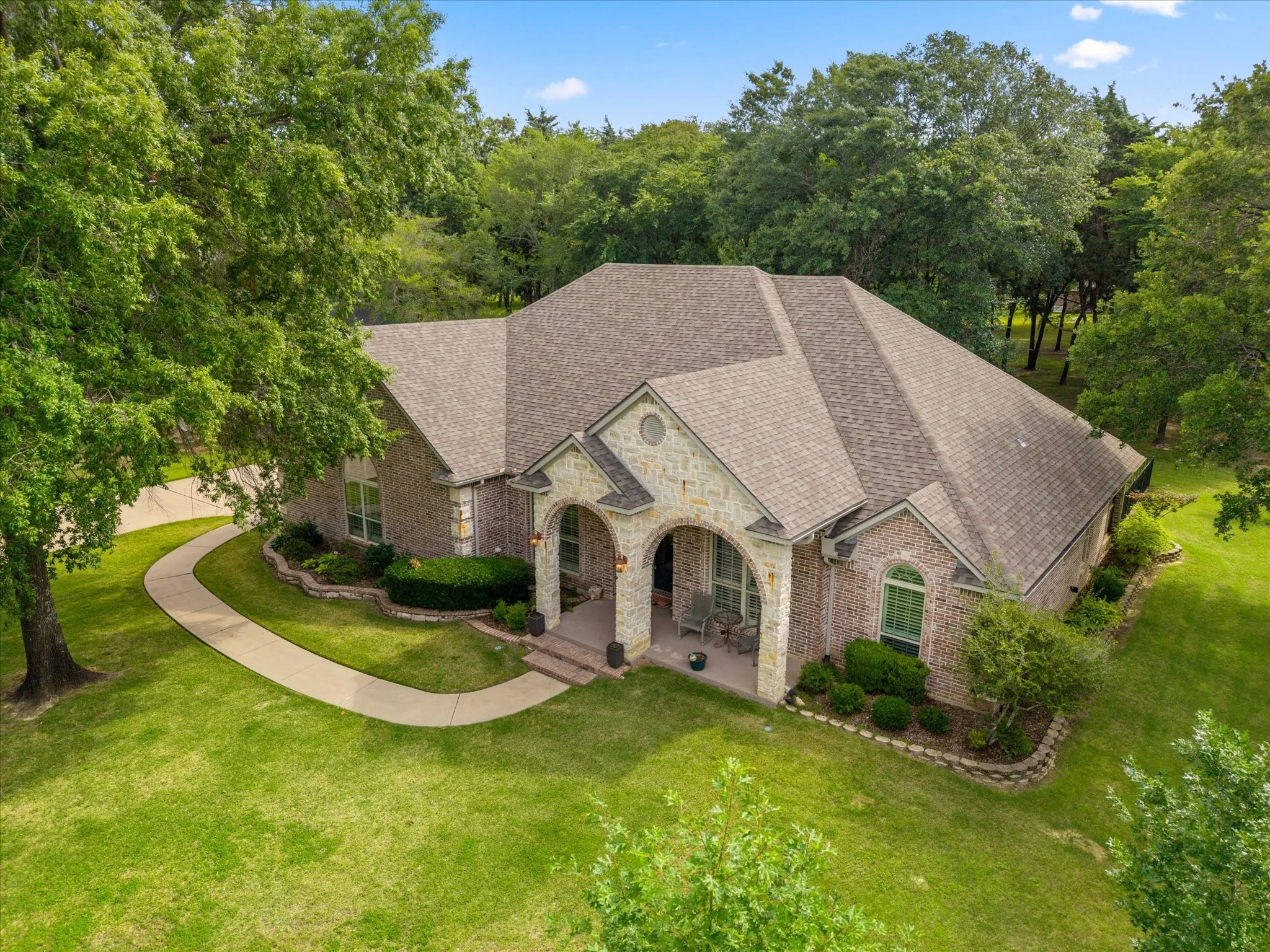 Single Family Residence For Sale in Wood County , 141 Private Road 5944, Yantis, Texas 75497, 3 Bedroom, 3 Bathroom, 3 Garage spaces, 2,426 Sqft, built in 2005, mls#21309848, Real Estate Agent in Yantis, Homes For Sale in Wood county, Homes For Sale in Yantis, Realtor in Yantis Texas, Real Estate Brokerage Independent Realty Texas, Luminita Cordes Realtor