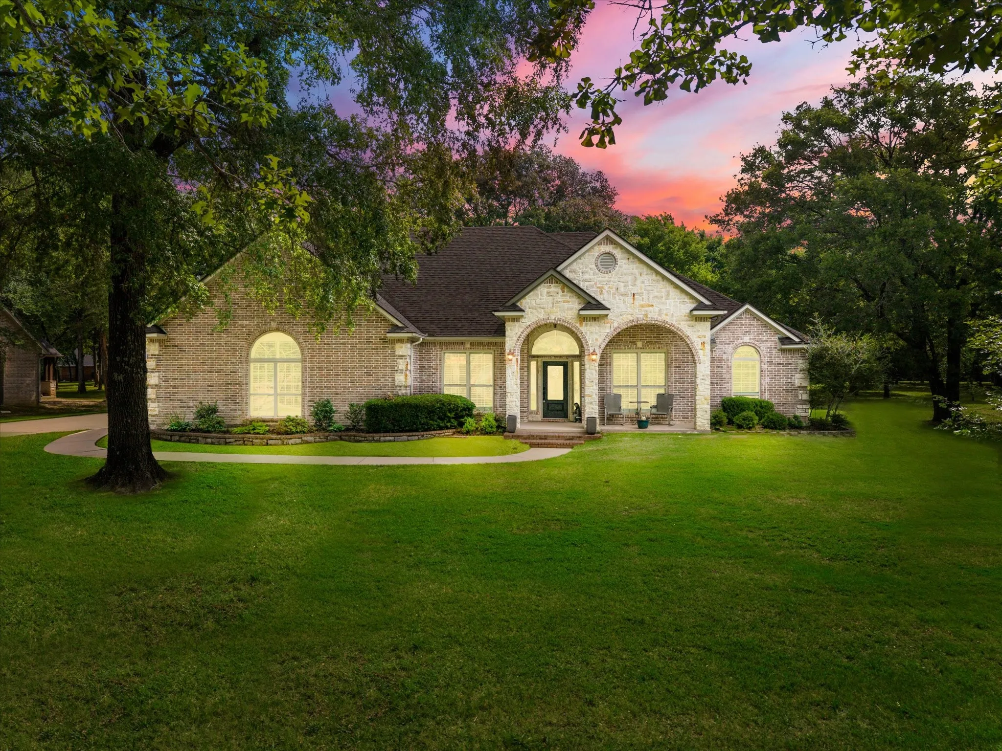 Single Family Residence For Sale in Wood County , 141 Private Road 5944, Yantis, Texas 75497, 3 Bedroom, 3 Bathroom, 3 Garage spaces, 2,426 Sqft, built in 2005, mls#21309848, Real Estate Agent in Yantis, Homes For Sale in Wood county, Homes For Sale in Yantis, Realtor in Yantis Texas, Real Estate Brokerage Independent Realty Texas, Luminita Cordes Realtor
