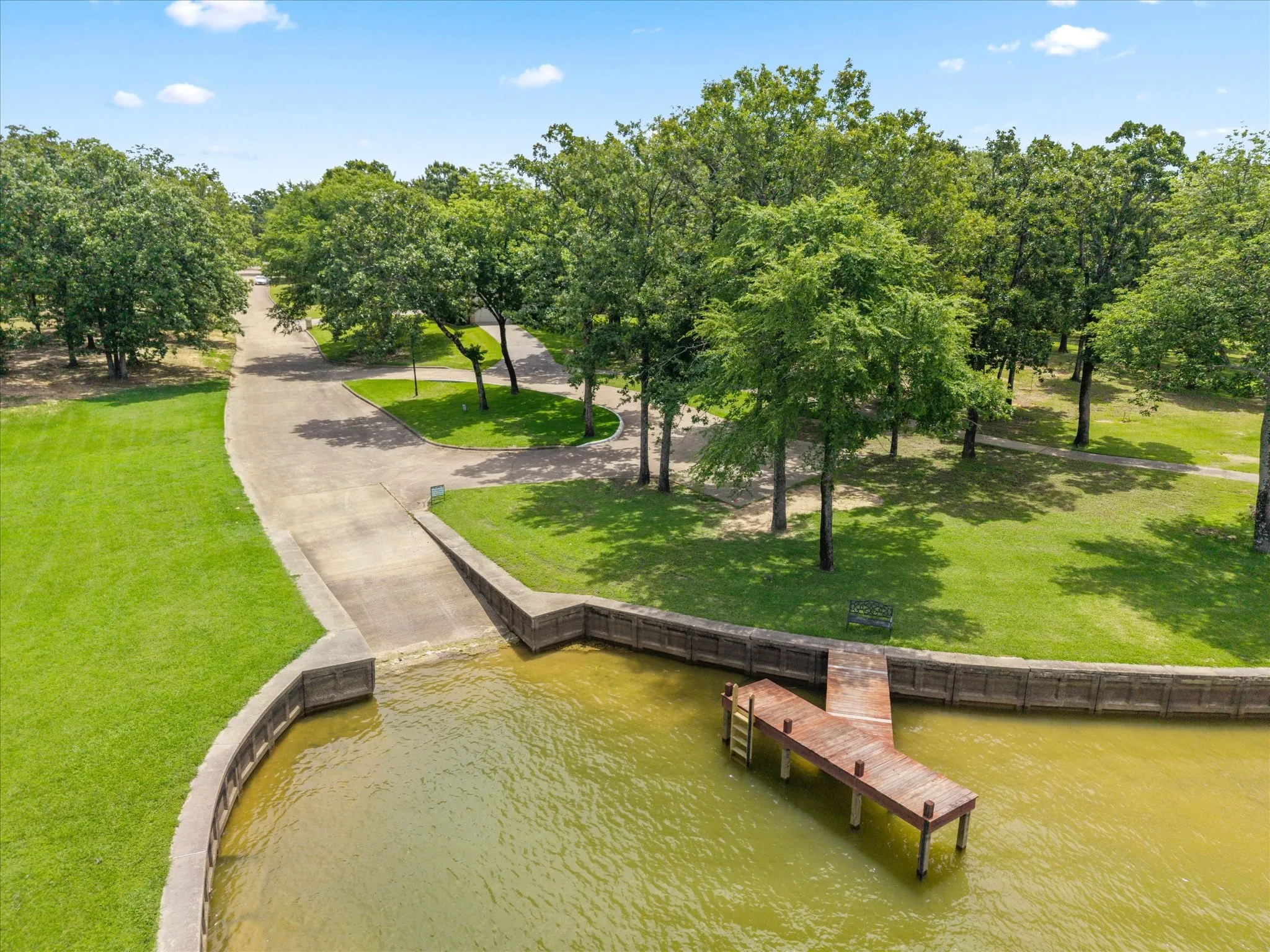 Single Family Residence For Sale in Wood County , 141 Private Road 5944, Yantis, Texas 75497, 3 Bedroom, 3 Bathroom, 3 Garage spaces, 2,426 Sqft, built in 2005, mls#21309848, Real Estate Agent in Yantis, Homes For Sale in Wood county, Homes For Sale in Yantis, Realtor in Yantis Texas, Real Estate Brokerage Independent Realty Texas, Luminita Cordes Realtor