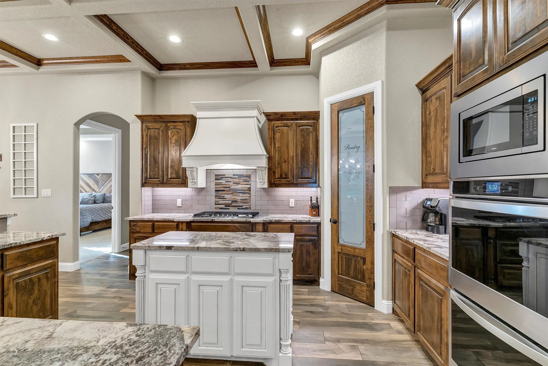 Single Family Residence For Sale in Hood County , 701 Milton Court, Granbury, Texas 76048, 5 Bedroom, 3 Bathroom, 3 Garage spaces, 2,982 Sqft, built in 2019, mls#21309623, Real Estate Agent in Granbury, Homes For Sale in Hood county, Homes For Sale in Granbury, Realtor in Granbury Texas, Real Estate Brokerage Independent Realty Texas, Luminita Cordes Realtor