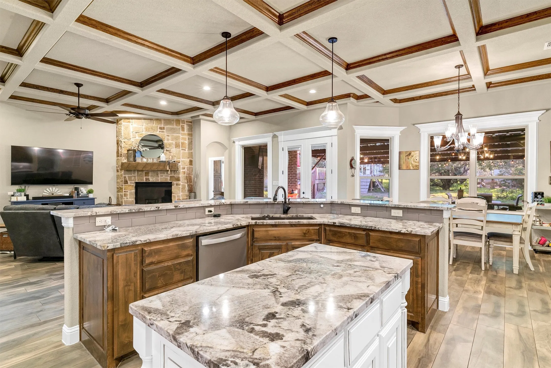 Single Family Residence For Sale in Hood County , 701 Milton Court, Granbury, Texas 76048, 5 Bedroom, 3 Bathroom, 3 Garage spaces, 2,982 Sqft, built in 2019, mls#21309623, Real Estate Agent in Granbury, Homes For Sale in Hood county, Homes For Sale in Granbury, Realtor in Granbury Texas, Real Estate Brokerage Independent Realty Texas, Luminita Cordes Realtor