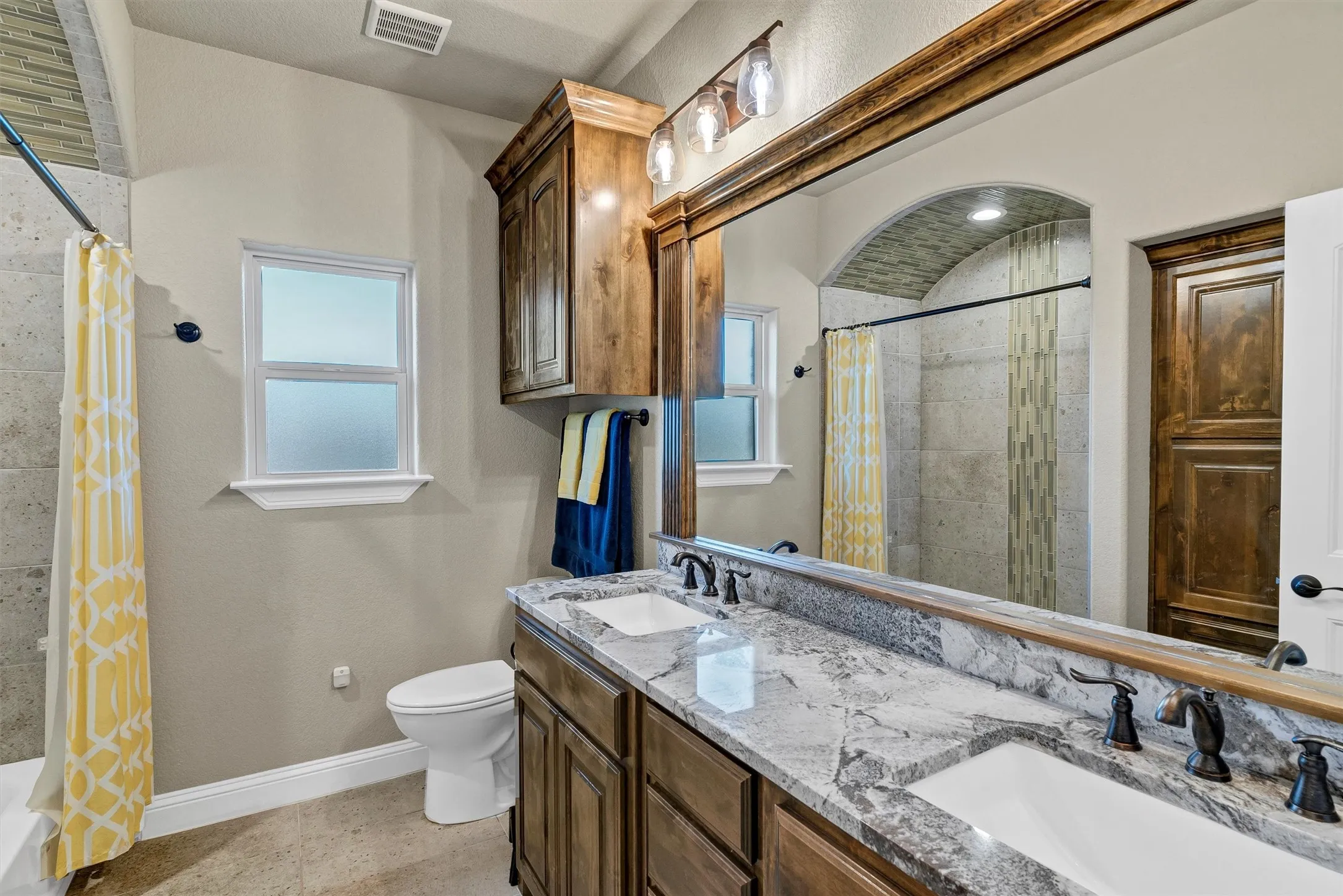 Single Family Residence For Sale in Hood County , 701 Milton Court, Granbury, Texas 76048, 5 Bedroom, 3 Bathroom, 3 Garage spaces, 2,982 Sqft, built in 2019, mls#21309623, Real Estate Agent in Granbury, Homes For Sale in Hood county, Homes For Sale in Granbury, Realtor in Granbury Texas, Real Estate Brokerage Independent Realty Texas, Luminita Cordes Realtor
