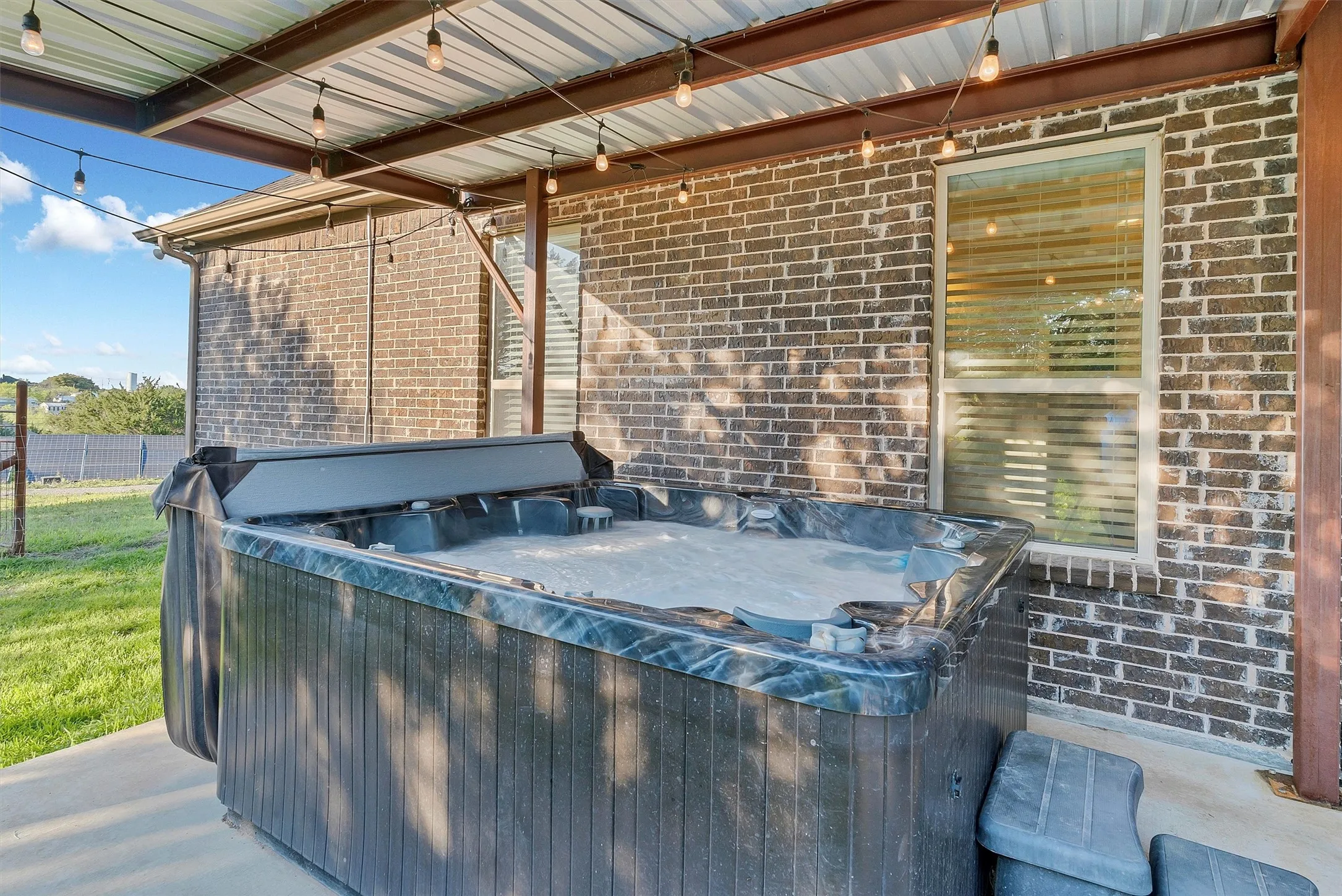Single Family Residence For Sale in Hood County , 701 Milton Court, Granbury, Texas 76048, 5 Bedroom, 3 Bathroom, 3 Garage spaces, 2,982 Sqft, built in 2019, mls#21309623, Real Estate Agent in Granbury, Homes For Sale in Hood county, Homes For Sale in Granbury, Realtor in Granbury Texas, Real Estate Brokerage Independent Realty Texas, Luminita Cordes Realtor