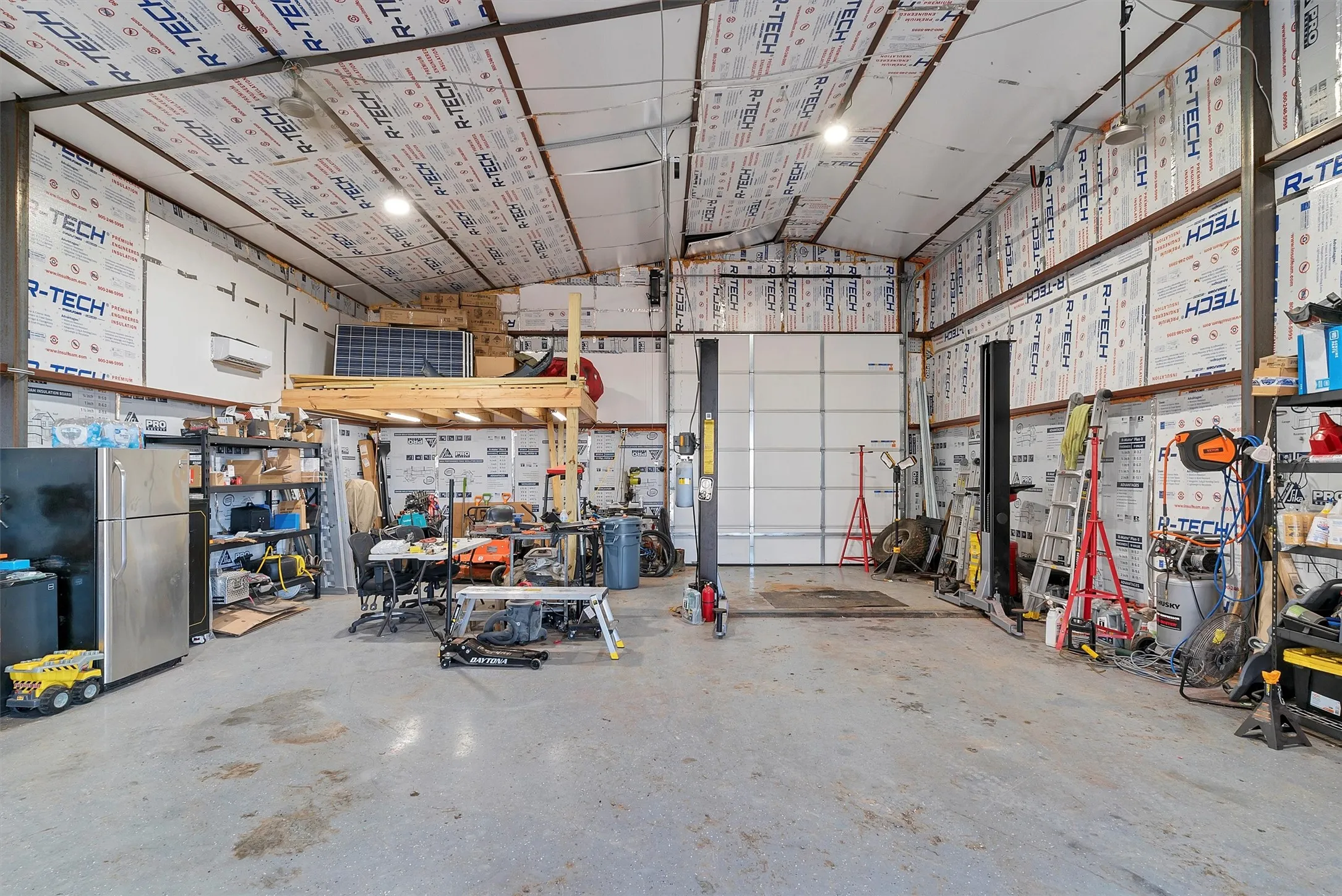 Single Family Residence For Sale in Hood County , 701 Milton Court, Granbury, Texas 76048, 5 Bedroom, 3 Bathroom, 3 Garage spaces, 2,982 Sqft, built in 2019, mls#21309623, Real Estate Agent in Granbury, Homes For Sale in Hood county, Homes For Sale in Granbury, Realtor in Granbury Texas, Real Estate Brokerage Independent Realty Texas, Luminita Cordes Realtor