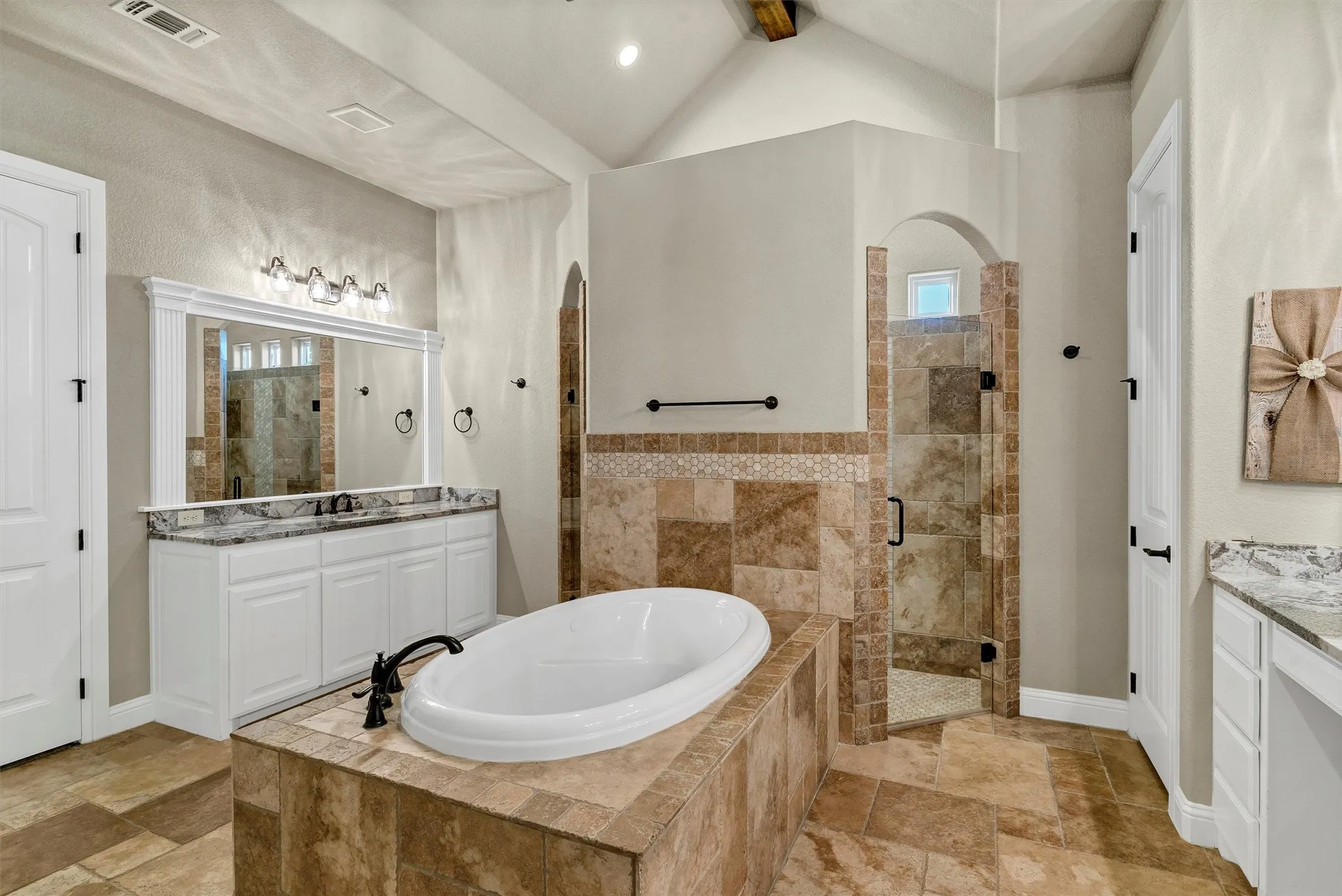 Single Family Residence For Sale in Hood County , 701 Milton Court, Granbury, Texas 76048, 5 Bedroom, 3 Bathroom, 3 Garage spaces, 2,982 Sqft, built in 2019, mls#21309623, Real Estate Agent in Granbury, Homes For Sale in Hood county, Homes For Sale in Granbury, Realtor in Granbury Texas, Real Estate Brokerage Independent Realty Texas, Luminita Cordes Realtor