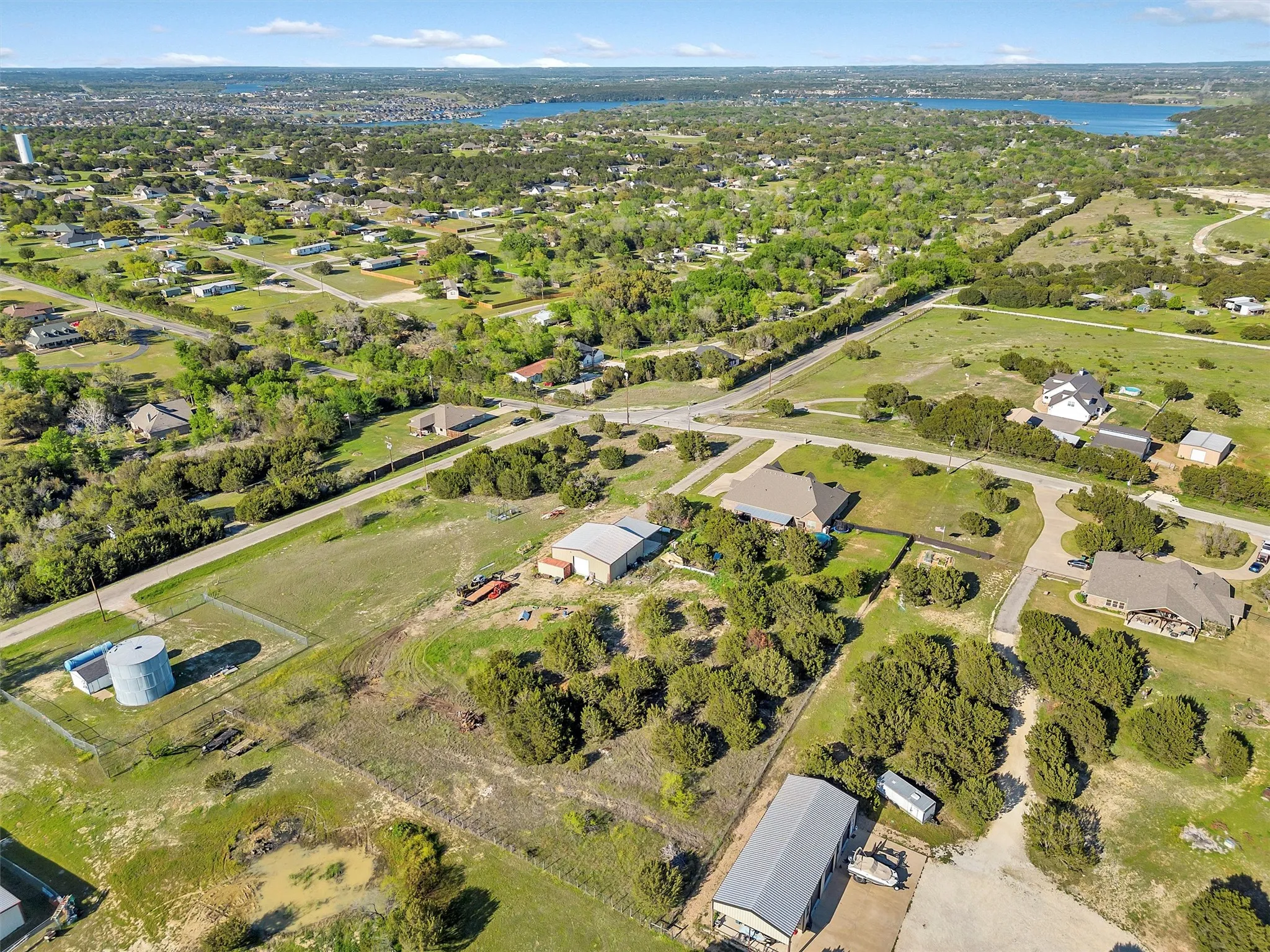 Single Family Residence For Sale in Hood County , 701 Milton Court, Granbury, Texas 76048, 5 Bedroom, 3 Bathroom, 3 Garage spaces, 2,982 Sqft, built in 2019, mls#21309623, Real Estate Agent in Granbury, Homes For Sale in Hood county, Homes For Sale in Granbury, Realtor in Granbury Texas, Real Estate Brokerage Independent Realty Texas, Luminita Cordes Realtor