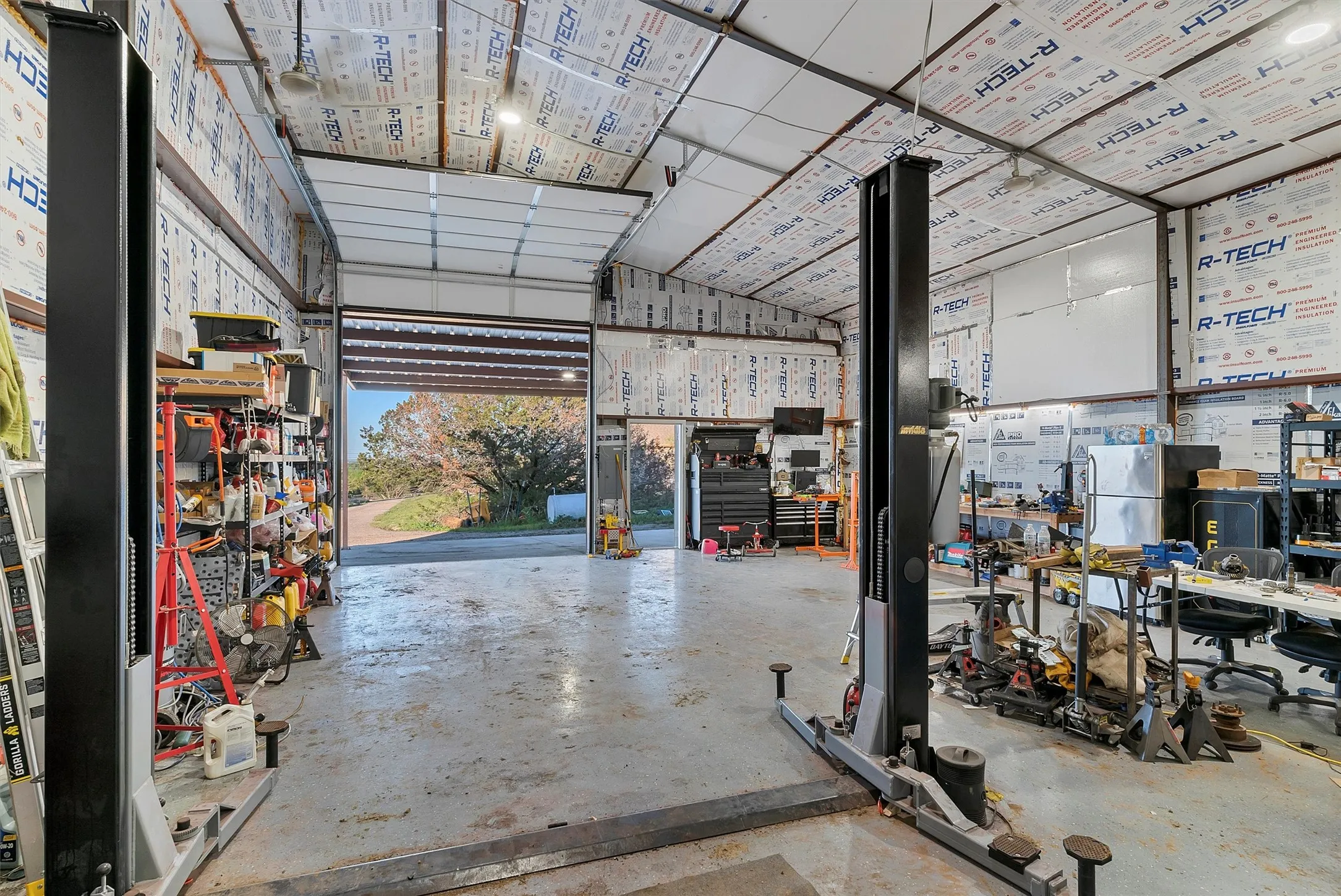 Single Family Residence For Sale in Hood County , 701 Milton Court, Granbury, Texas 76048, 5 Bedroom, 3 Bathroom, 3 Garage spaces, 2,982 Sqft, built in 2019, mls#21309623, Real Estate Agent in Granbury, Homes For Sale in Hood county, Homes For Sale in Granbury, Realtor in Granbury Texas, Real Estate Brokerage Independent Realty Texas, Luminita Cordes Realtor
