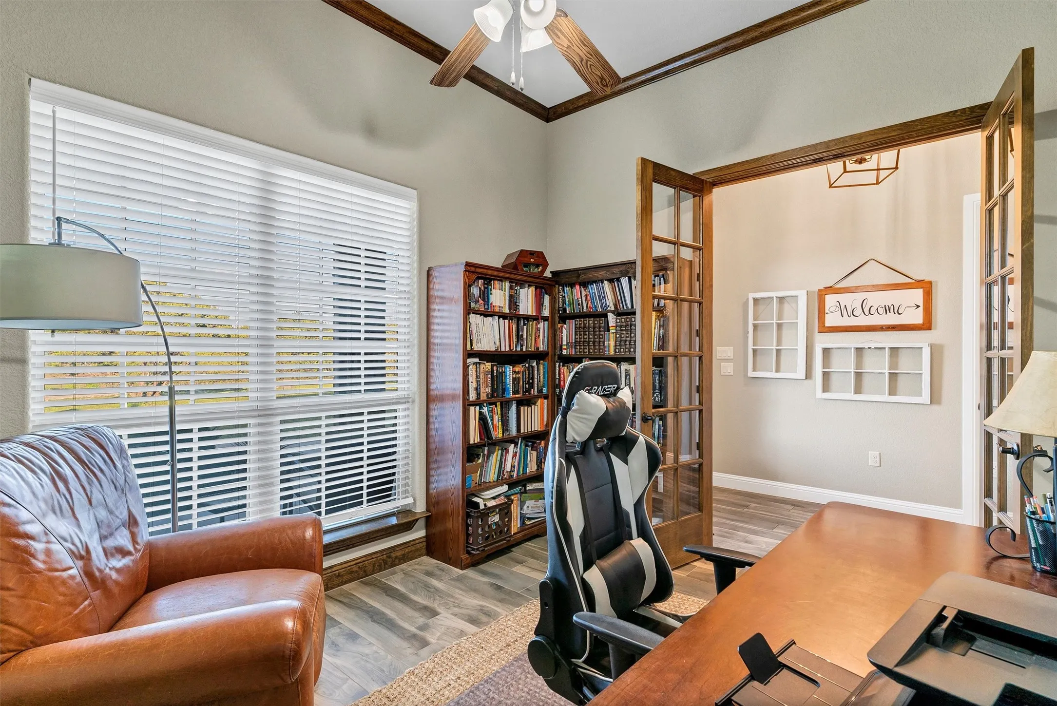 Single Family Residence For Sale in Hood County , 701 Milton Court, Granbury, Texas 76048, 5 Bedroom, 3 Bathroom, 3 Garage spaces, 2,982 Sqft, built in 2019, mls#21309623, Real Estate Agent in Granbury, Homes For Sale in Hood county, Homes For Sale in Granbury, Realtor in Granbury Texas, Real Estate Brokerage Independent Realty Texas, Luminita Cordes Realtor