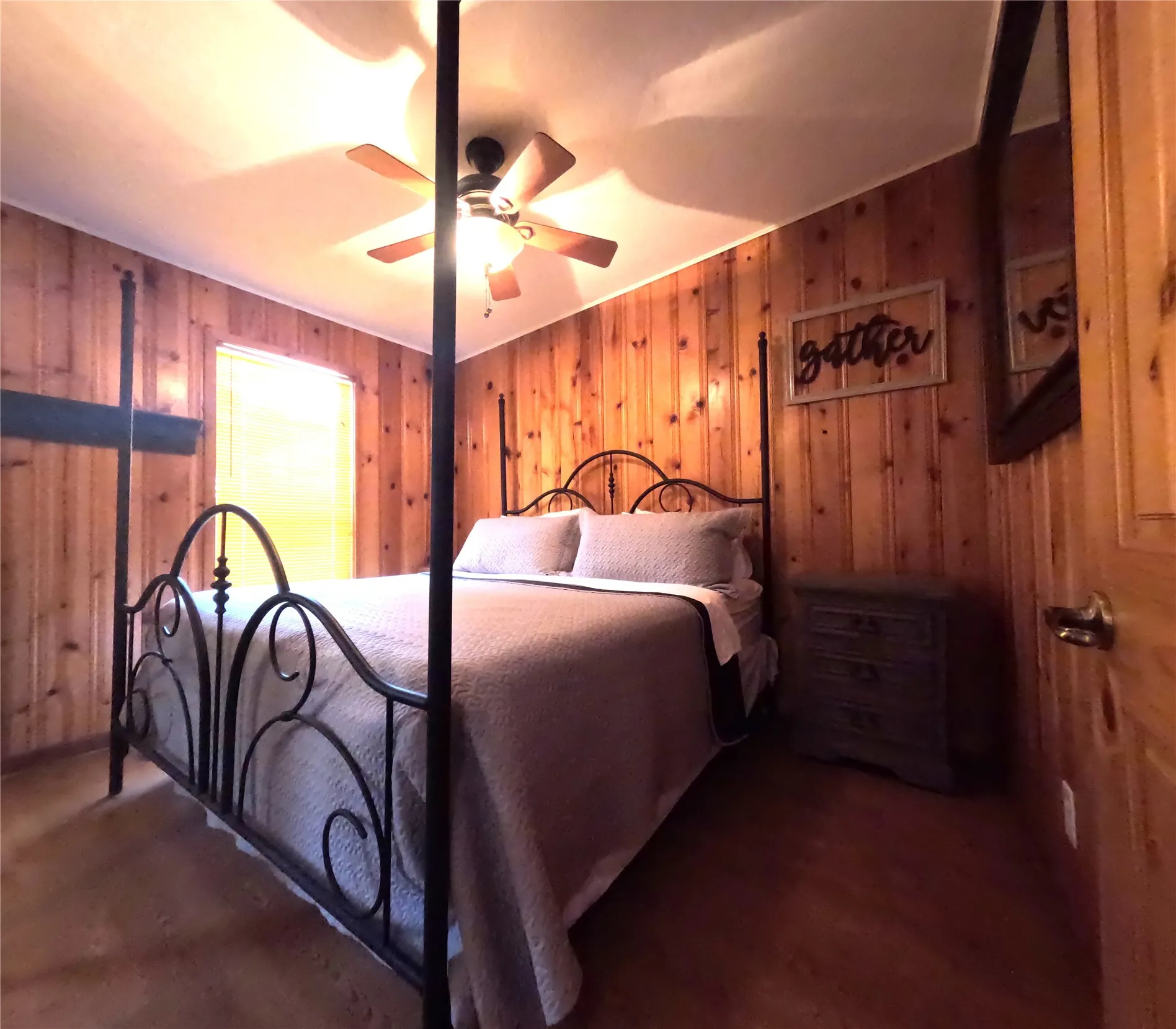 Single Family Residence For Sale in Parker County , 130 Marina View Court, Weatherford, Texas 76087, 2 Bedroom, 1 Bathroom, Garage spaces, 805 Sqft, built in 2008, Price $384,900, mls#21309336, Real Estate Agent in Weatherford, Homes For Sale in Parker county, Homes For Sale in Weatherford, Realtor in Weatherford Texas, Real Estate Brokerage Independent Realty Texas, Luminita Cordes Realtor