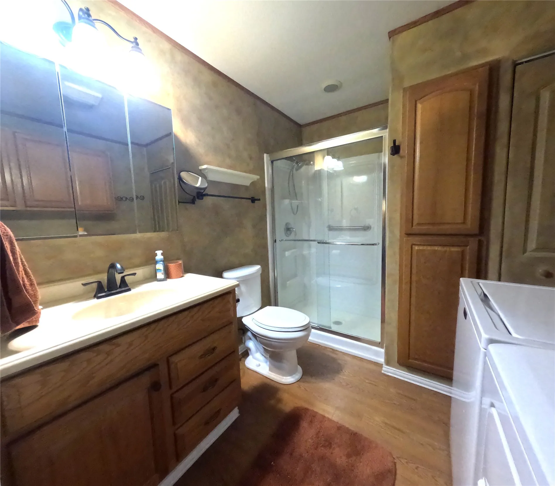 Single Family Residence For Sale in Parker County , 130 Marina View Court, Weatherford, Texas 76087, 2 Bedroom, 1 Bathroom, Garage spaces, 805 Sqft, built in 2008, Price $384,900, mls#21309336, Real Estate Agent in Weatherford, Homes For Sale in Parker county, Homes For Sale in Weatherford, Realtor in Weatherford Texas, Real Estate Brokerage Independent Realty Texas, Luminita Cordes Realtor