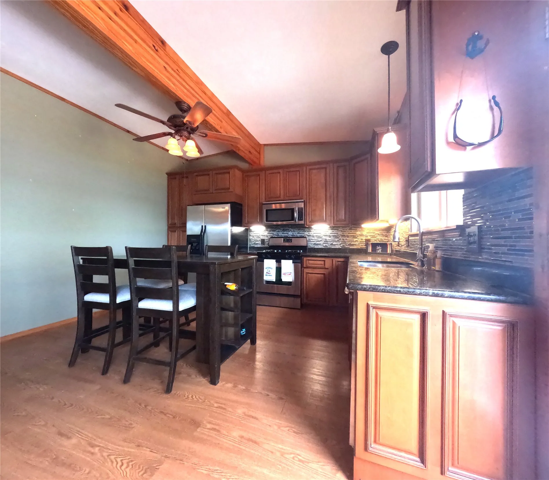 Single Family Residence For Sale in Parker County , 130 Marina View Court, Weatherford, Texas 76087, 2 Bedroom, 1 Bathroom, Garage spaces, 805 Sqft, built in 2008, Price $384,900, mls#21309336, Real Estate Agent in Weatherford, Homes For Sale in Parker county, Homes For Sale in Weatherford, Realtor in Weatherford Texas, Real Estate Brokerage Independent Realty Texas, Luminita Cordes Realtor