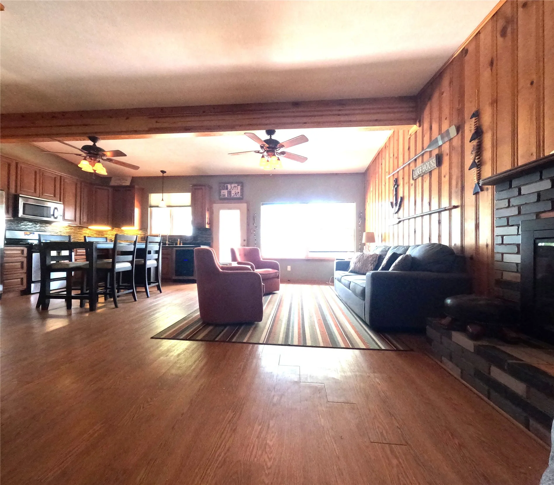 Single Family Residence For Sale in Parker County , 130 Marina View Court, Weatherford, Texas 76087, 2 Bedroom, 1 Bathroom, Garage spaces, 805 Sqft, built in 2008, Price $384,900, mls#21309336, Real Estate Agent in Weatherford, Homes For Sale in Parker county, Homes For Sale in Weatherford, Realtor in Weatherford Texas, Real Estate Brokerage Independent Realty Texas, Luminita Cordes Realtor