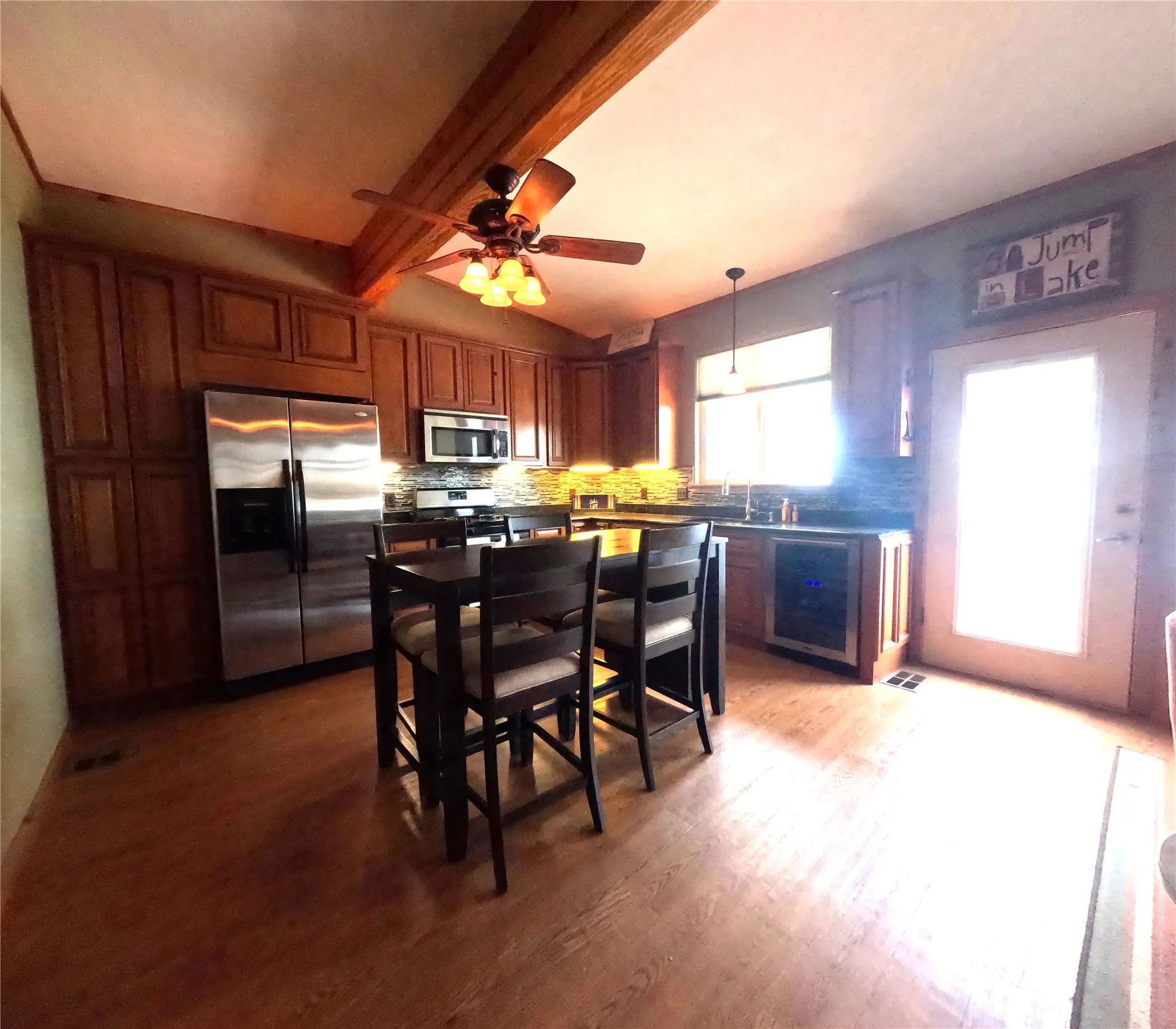 Single Family Residence For Sale in Parker County , 130 Marina View Court, Weatherford, Texas 76087, 2 Bedroom, 1 Bathroom, Garage spaces, 805 Sqft, built in 2008, Price $384,900, mls#21309336, Real Estate Agent in Weatherford, Homes For Sale in Parker county, Homes For Sale in Weatherford, Realtor in Weatherford Texas, Real Estate Brokerage Independent Realty Texas, Luminita Cordes Realtor