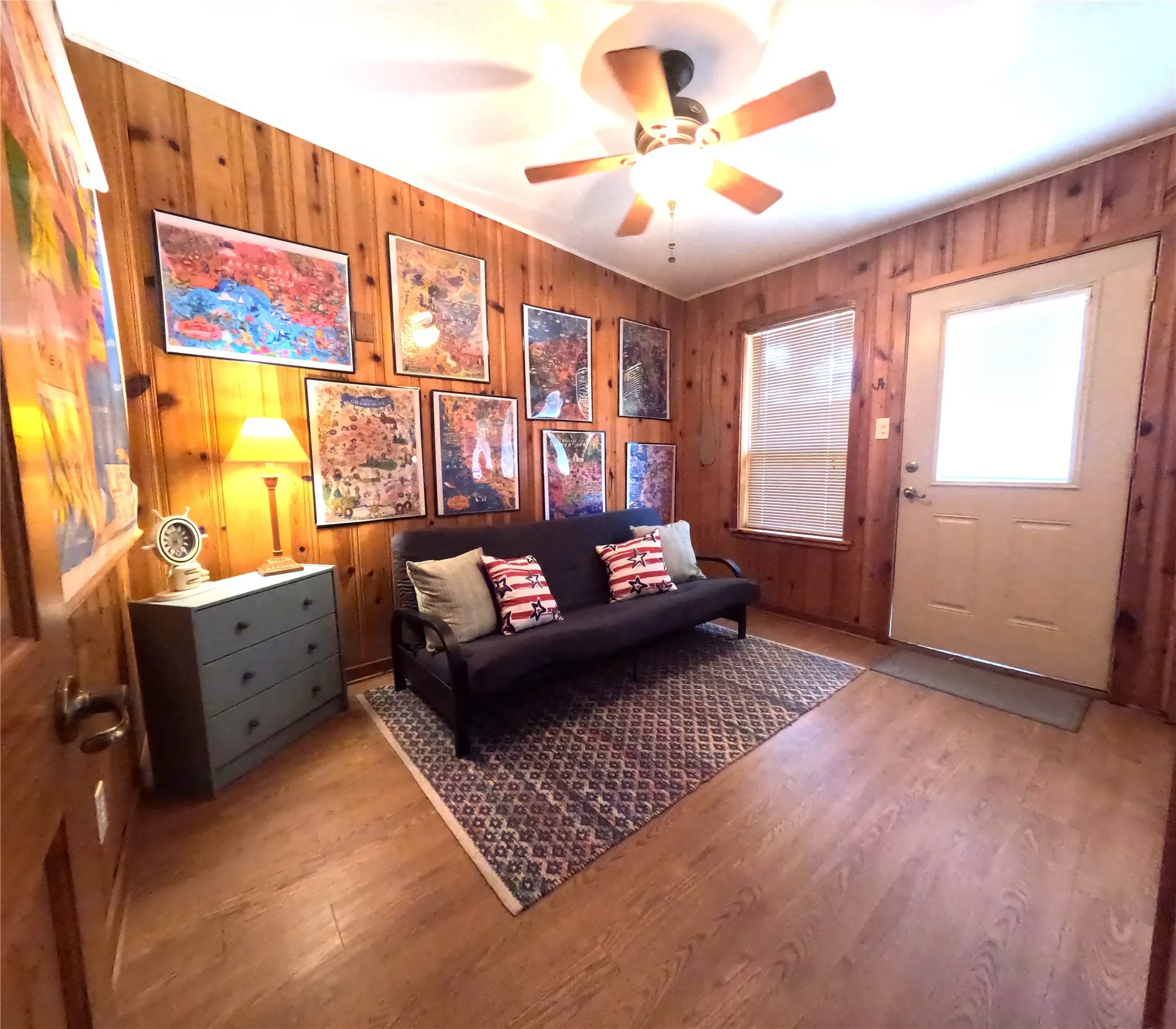 Single Family Residence For Sale in Parker County , 130 Marina View Court, Weatherford, Texas 76087, 2 Bedroom, 1 Bathroom, Garage spaces, 805 Sqft, built in 2008, Price $384,900, mls#21309336, Real Estate Agent in Weatherford, Homes For Sale in Parker county, Homes For Sale in Weatherford, Realtor in Weatherford Texas, Real Estate Brokerage Independent Realty Texas, Luminita Cordes Realtor