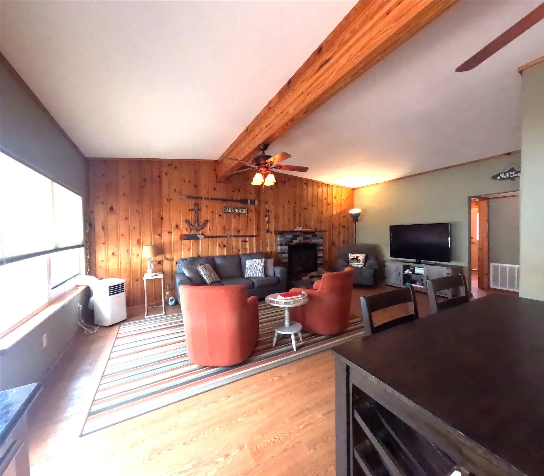 Single Family Residence For Sale in Parker County , 130 Marina View Court, Weatherford, Texas 76087, 2 Bedroom, 1 Bathroom, Garage spaces, 805 Sqft, built in 2008, Price $384,900, mls#21309336, Real Estate Agent in Weatherford, Homes For Sale in Parker county, Homes For Sale in Weatherford, Realtor in Weatherford Texas, Real Estate Brokerage Independent Realty Texas, Luminita Cordes Realtor