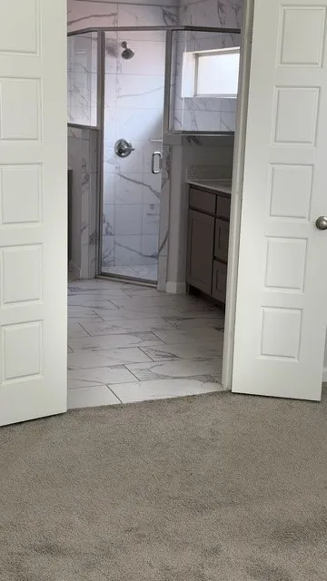 MASTER BED & BATH