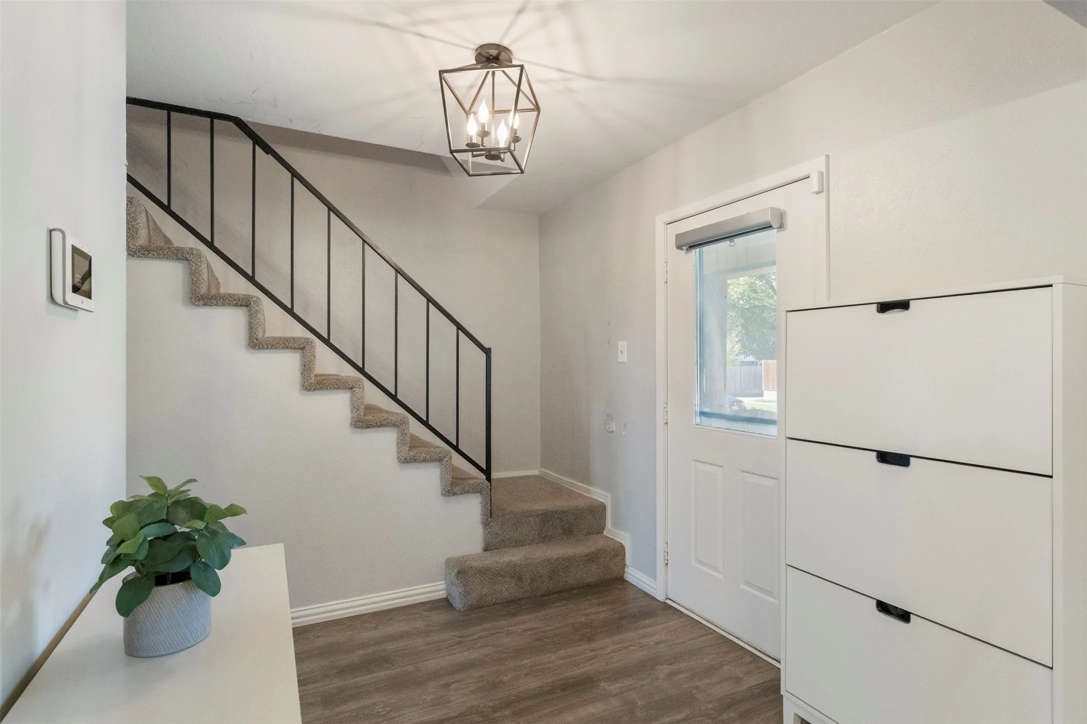 Single Family Residence For Sale in Dallas County , 2910 Geneva Drive, Garland, Texas 75040, 4 Bedroom, 3 Bathroom, 2 Garage spaces, 2,364 Sqft, built in 1984, mls#21302917, Real Estate Agent in Garland, Homes For Sale in Dallas county, Homes For Sale in Garland, Realtor in Garland Texas, Real Estate Brokerage Independent Realty Texas, Luminita Cordes Realtor
