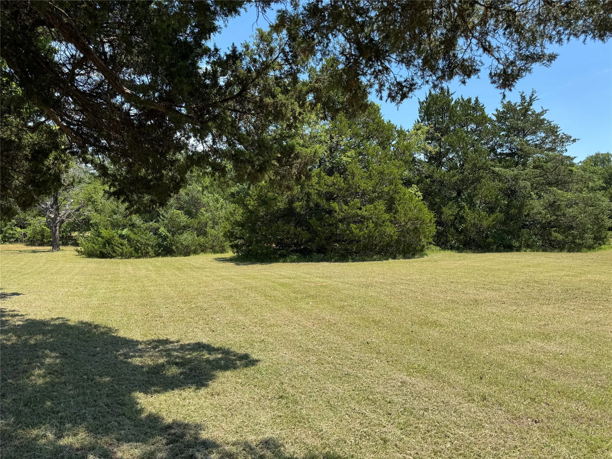 Single Family Residence For Sale in Cooke County , 450 Woodbine Estates Road, Gainesville, Texas 76240, 2 Bedroom, 2 Bathroom, Garage spaces, 1,598 Sqft, built in 1978, mls#21309856, Real Estate Agent in Gainesville, Homes For Sale in Cooke county, Homes For Sale in Gainesville, Realtor in Gainesville Texas, Real Estate Brokerage Independent Realty Texas, Luminita Cordes Realtor