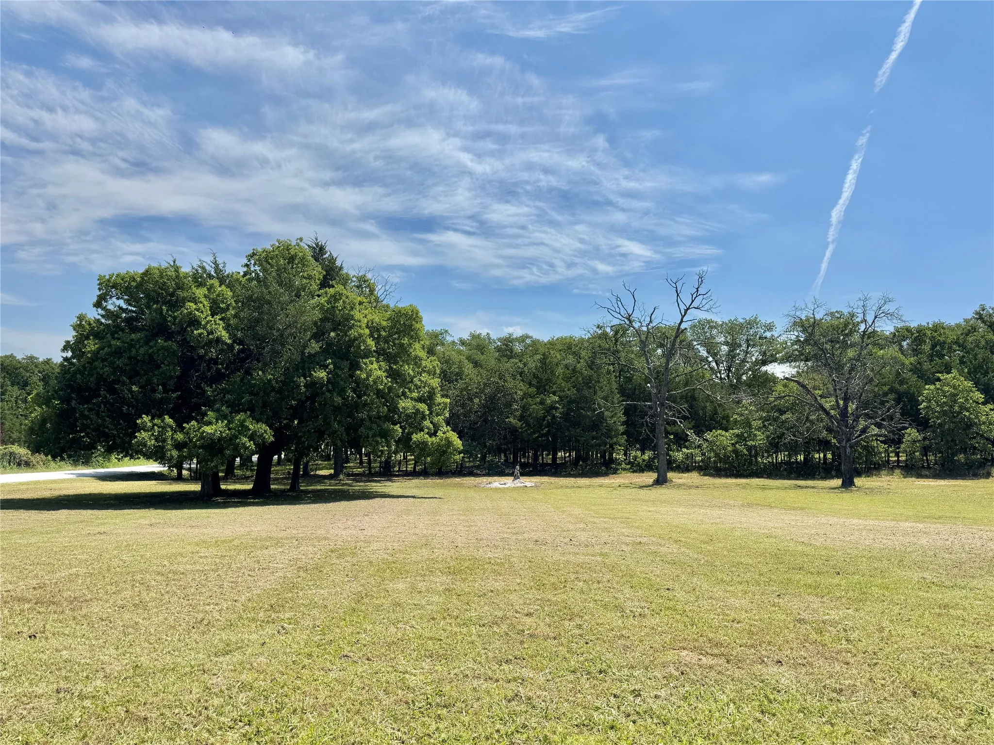 Single Family Residence For Sale in Cooke County , 450 Woodbine Estates Road, Gainesville, Texas 76240, 2 Bedroom, 2 Bathroom, Garage spaces, 1,598 Sqft, built in 1978, mls#21309856, Real Estate Agent in Gainesville, Homes For Sale in Cooke county, Homes For Sale in Gainesville, Realtor in Gainesville Texas, Real Estate Brokerage Independent Realty Texas, Luminita Cordes Realtor