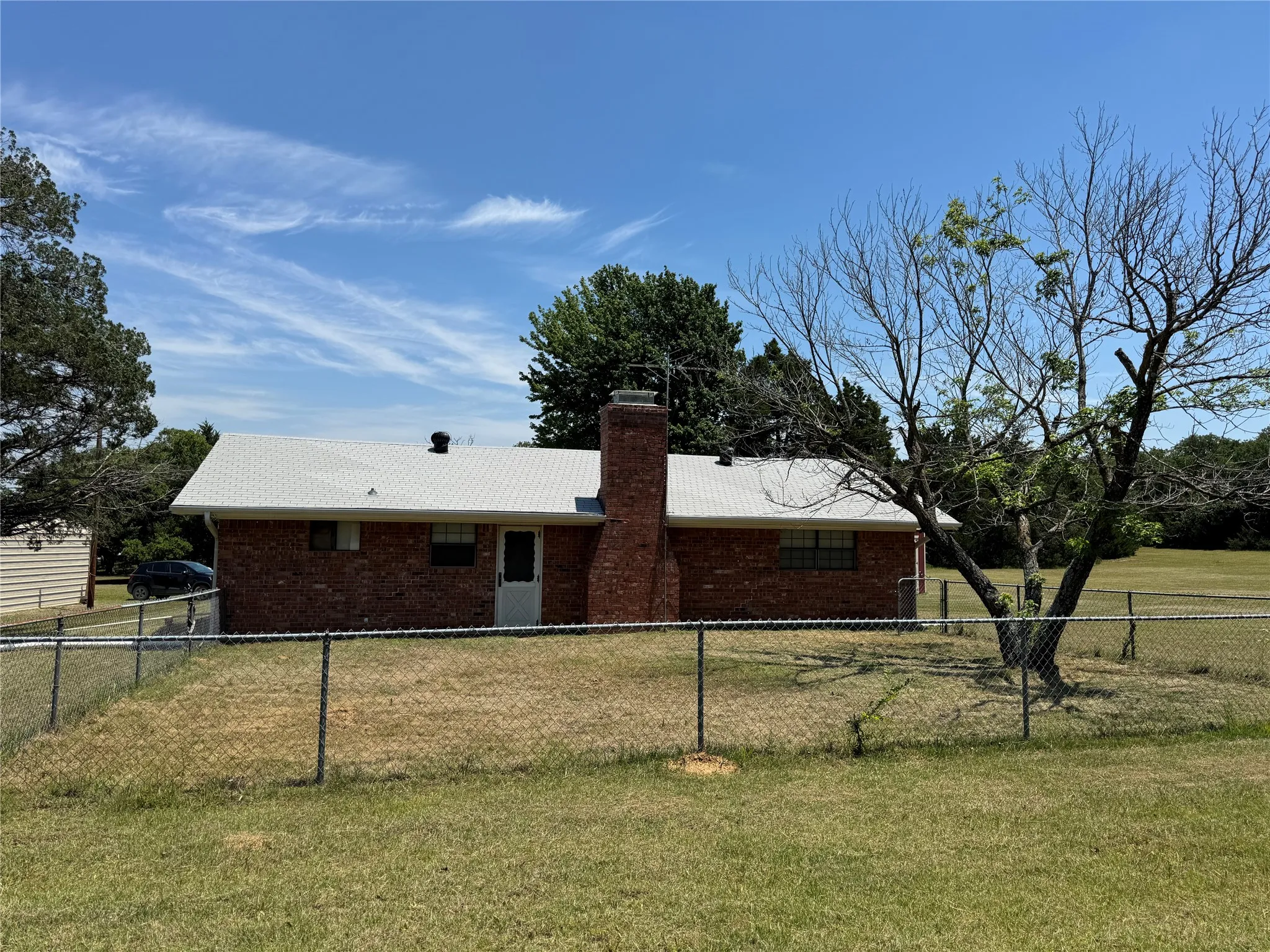 Single Family Residence For Sale in Cooke County , 450 Woodbine Estates Road, Gainesville, Texas 76240, 2 Bedroom, 2 Bathroom, Garage spaces, 1,598 Sqft, built in 1978, mls#21309856, Real Estate Agent in Gainesville, Homes For Sale in Cooke county, Homes For Sale in Gainesville, Realtor in Gainesville Texas, Real Estate Brokerage Independent Realty Texas, Luminita Cordes Realtor