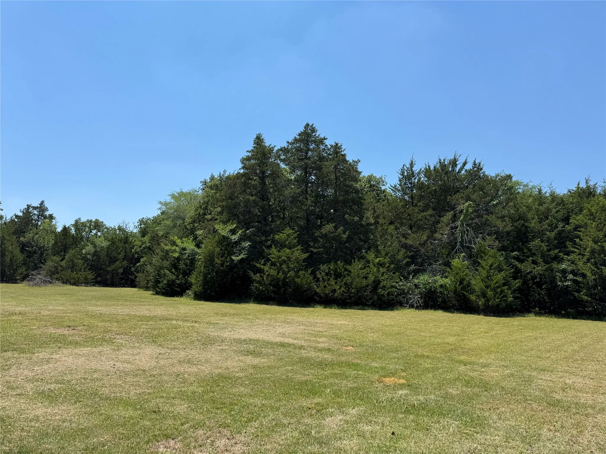 Single Family Residence For Sale in Cooke County , 450 Woodbine Estates Road, Gainesville, Texas 76240, 2 Bedroom, 2 Bathroom, Garage spaces, 1,598 Sqft, built in 1978, mls#21309856, Real Estate Agent in Gainesville, Homes For Sale in Cooke county, Homes For Sale in Gainesville, Realtor in Gainesville Texas, Real Estate Brokerage Independent Realty Texas, Luminita Cordes Realtor