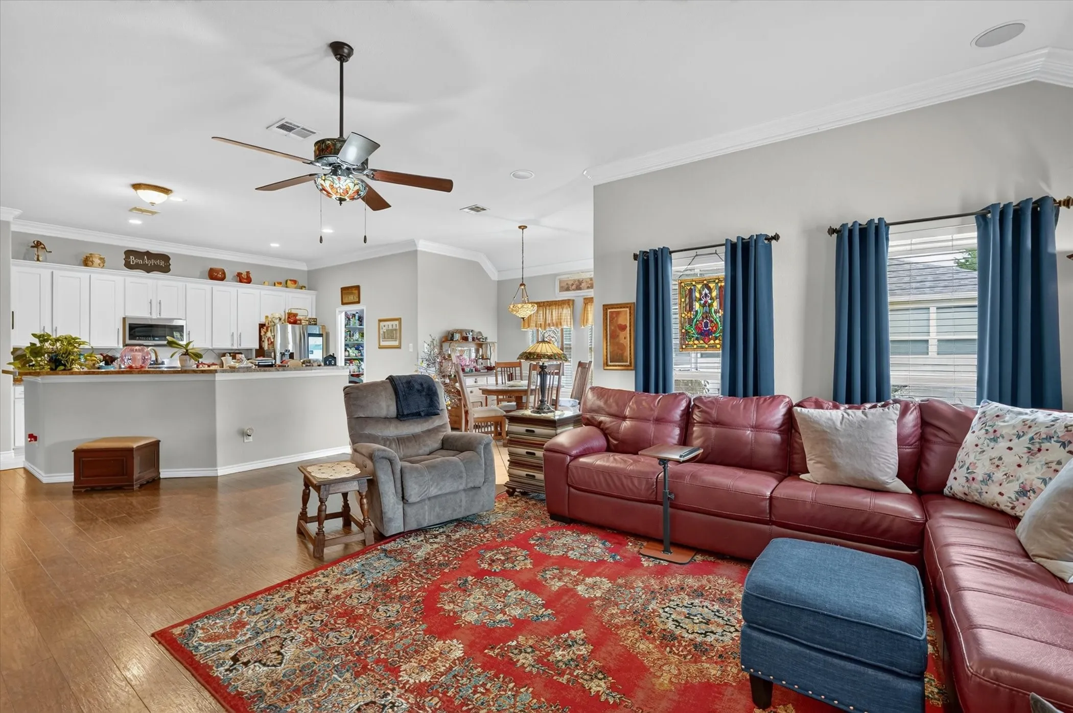 Single Family Residence For Sale in Denton County , 1008 Bell Manor Drive, Savannah, Texas 76227, 3 Bedroom, 2 Bathroom, 2 Garage spaces, 1,887 Sqft, built in 2005, mls#21308816, Real Estate Agent in Savannah, Homes For Sale in Denton county, Homes For Sale in Savannah, Realtor in Savannah Texas, Real Estate Brokerage Independent Realty Texas, Luminita Cordes Realtor